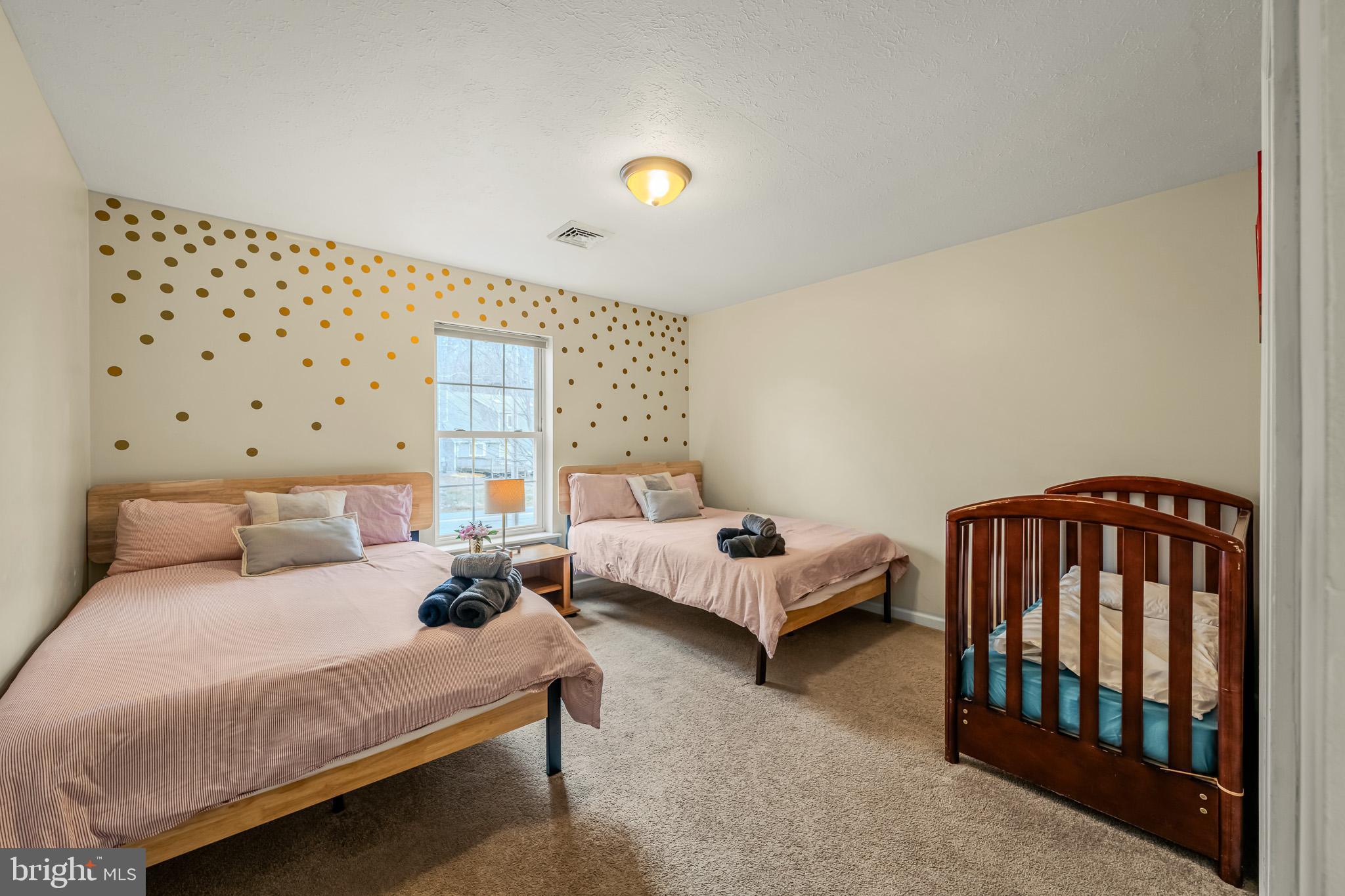 POCONO FARMS EAST - Residential