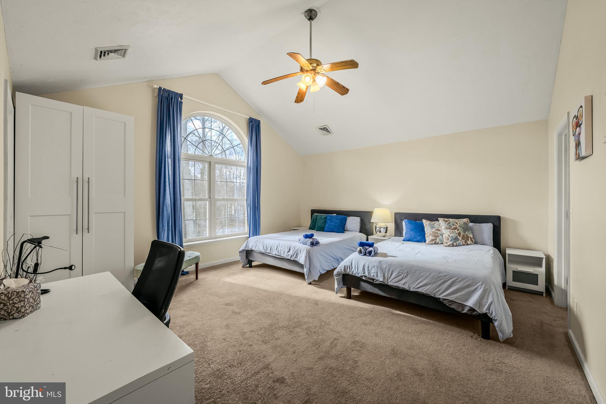 POCONO FARMS EAST - Residential