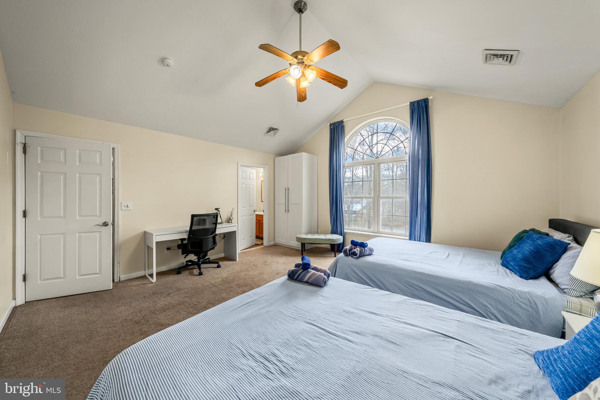 POCONO FARMS EAST - Residential