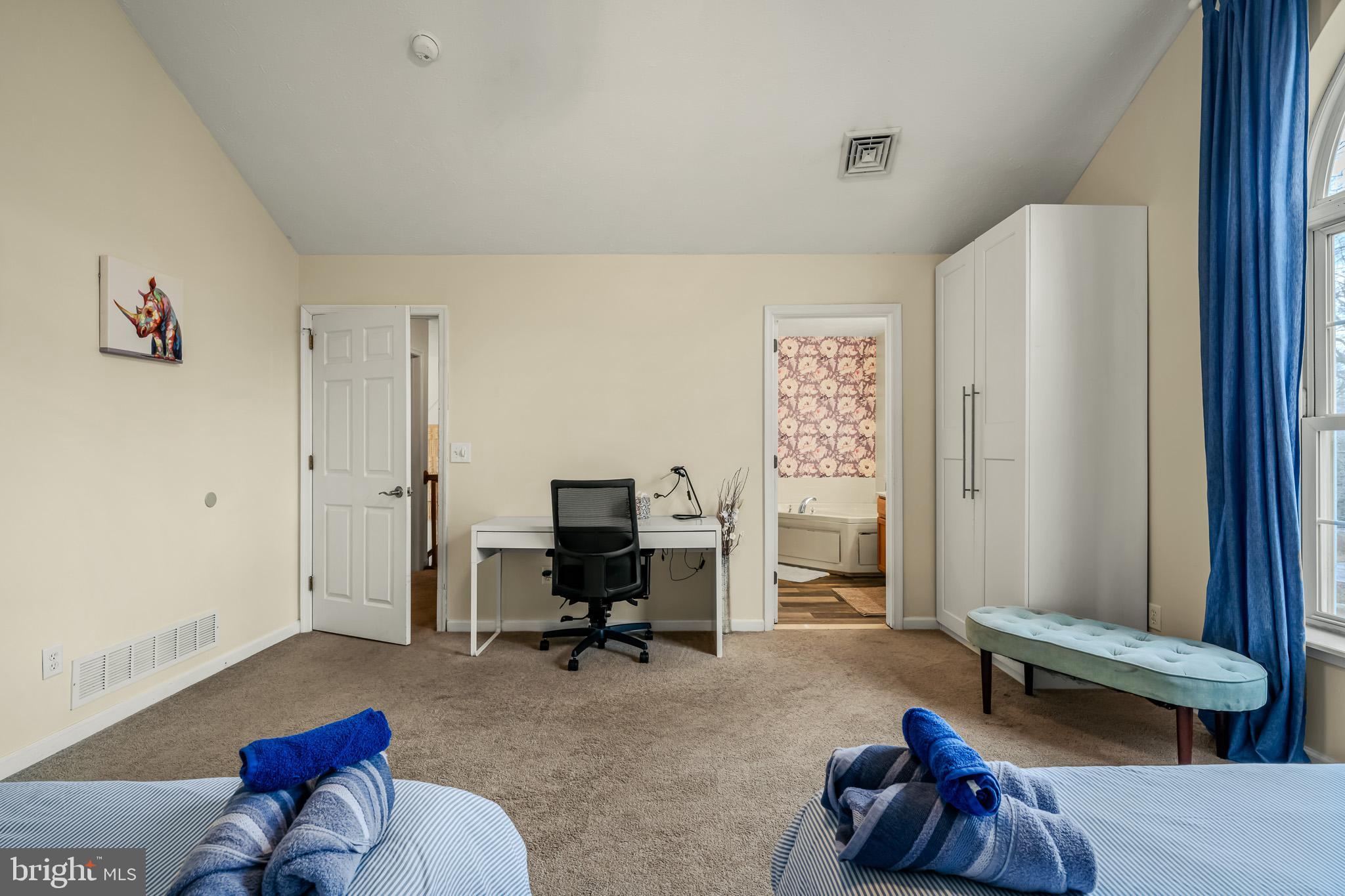 POCONO FARMS EAST - Residential