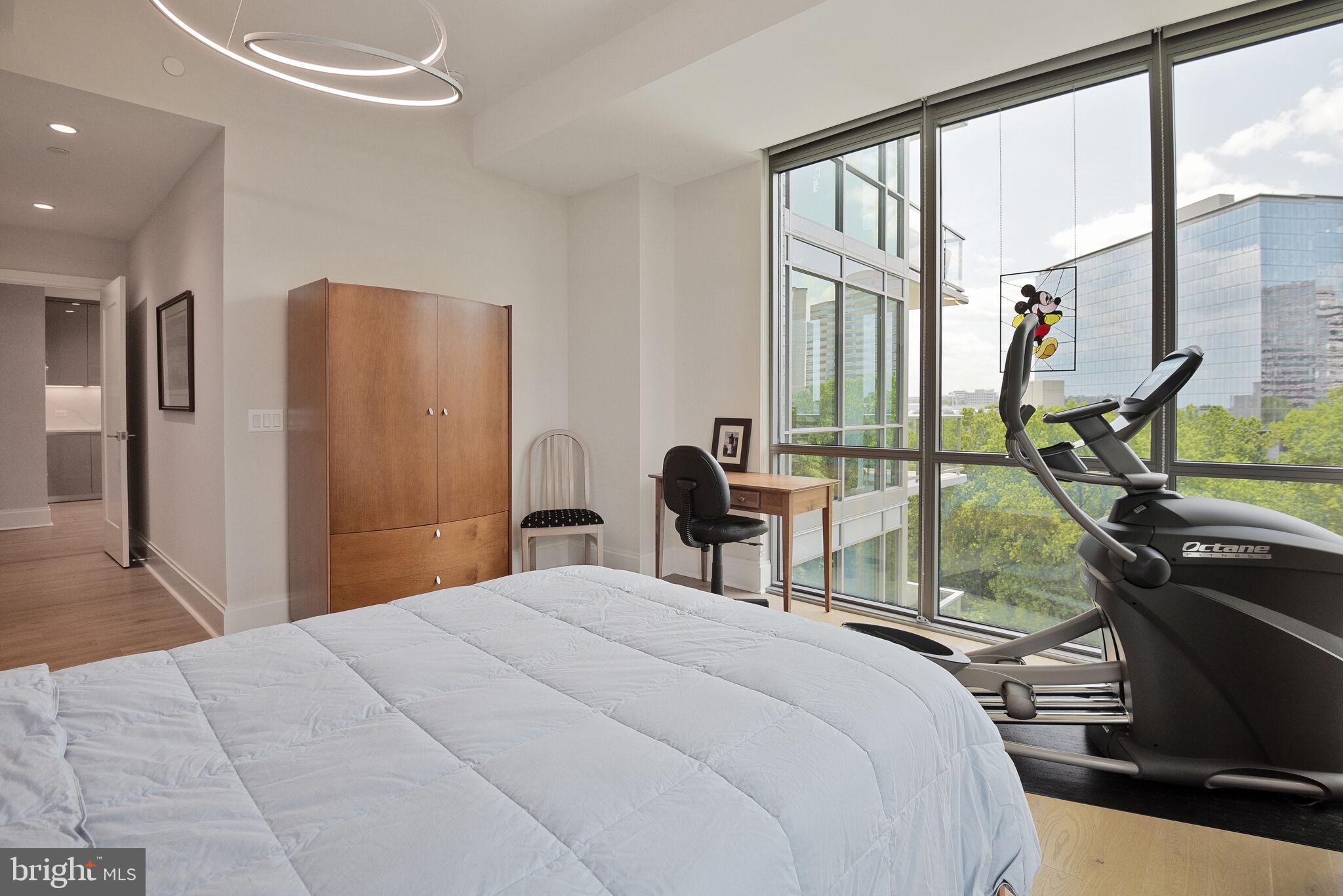 TYSONS CORNER - Residential