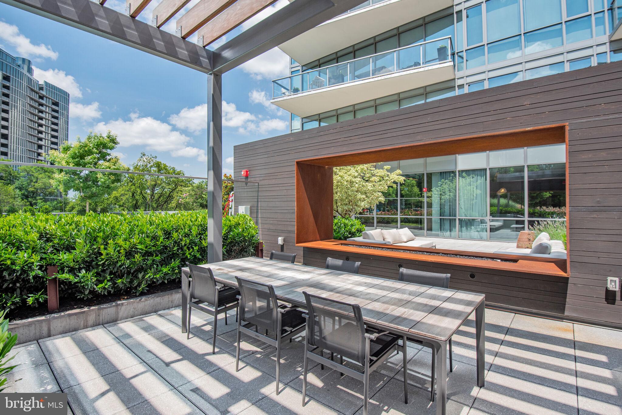 TYSONS CORNER - Residential