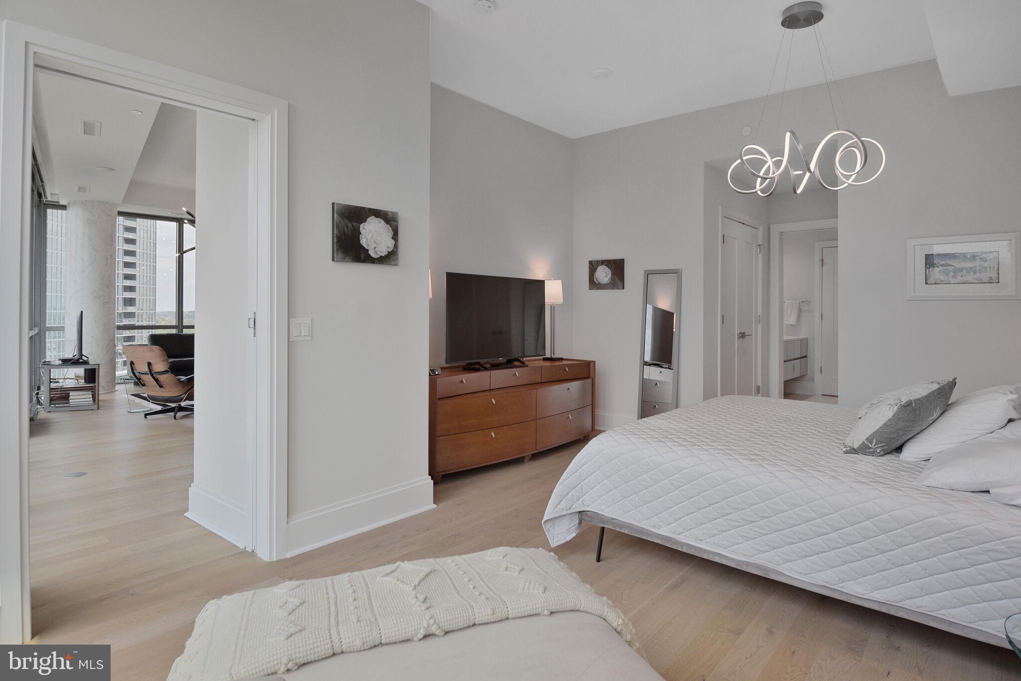 TYSONS CORNER - Residential