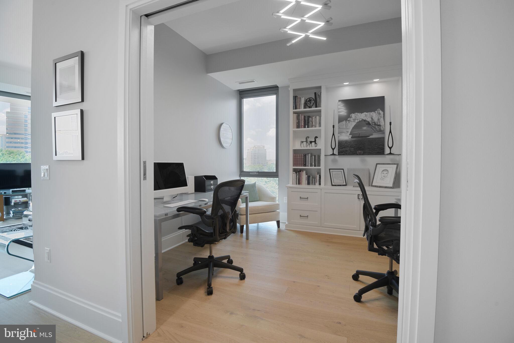 TYSONS CORNER - Residential