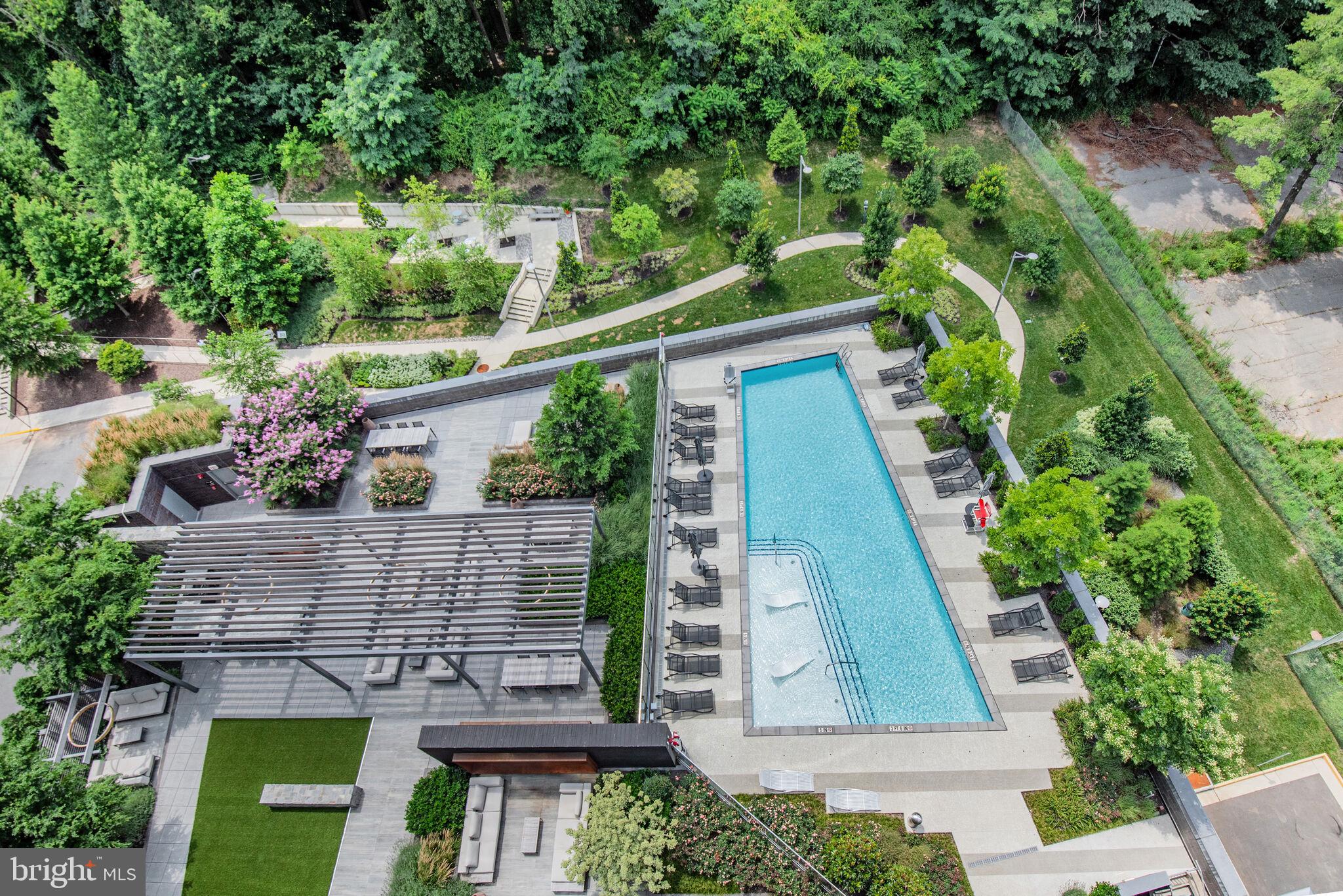 TYSONS CORNER - Residential