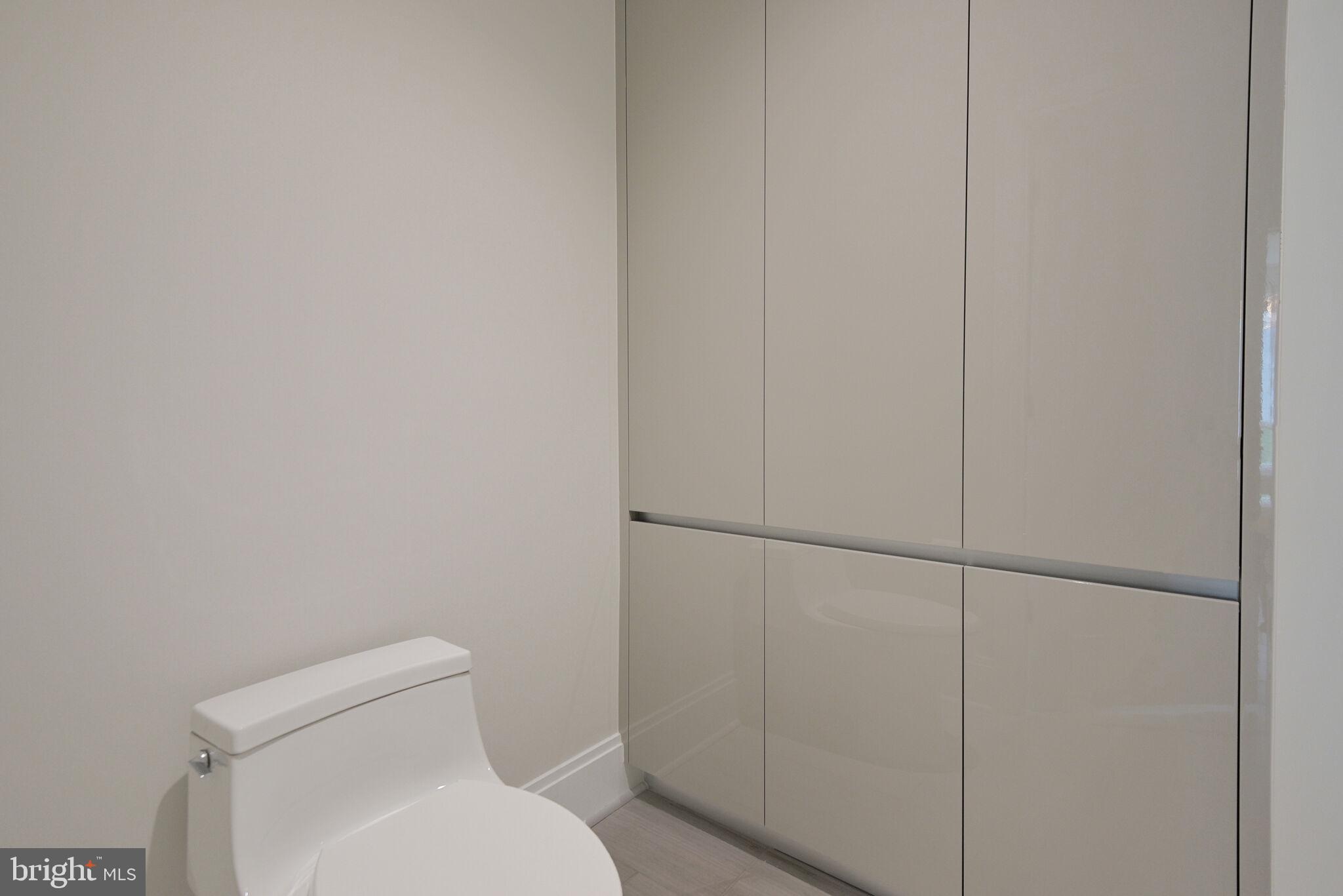 TYSONS CORNER - Residential