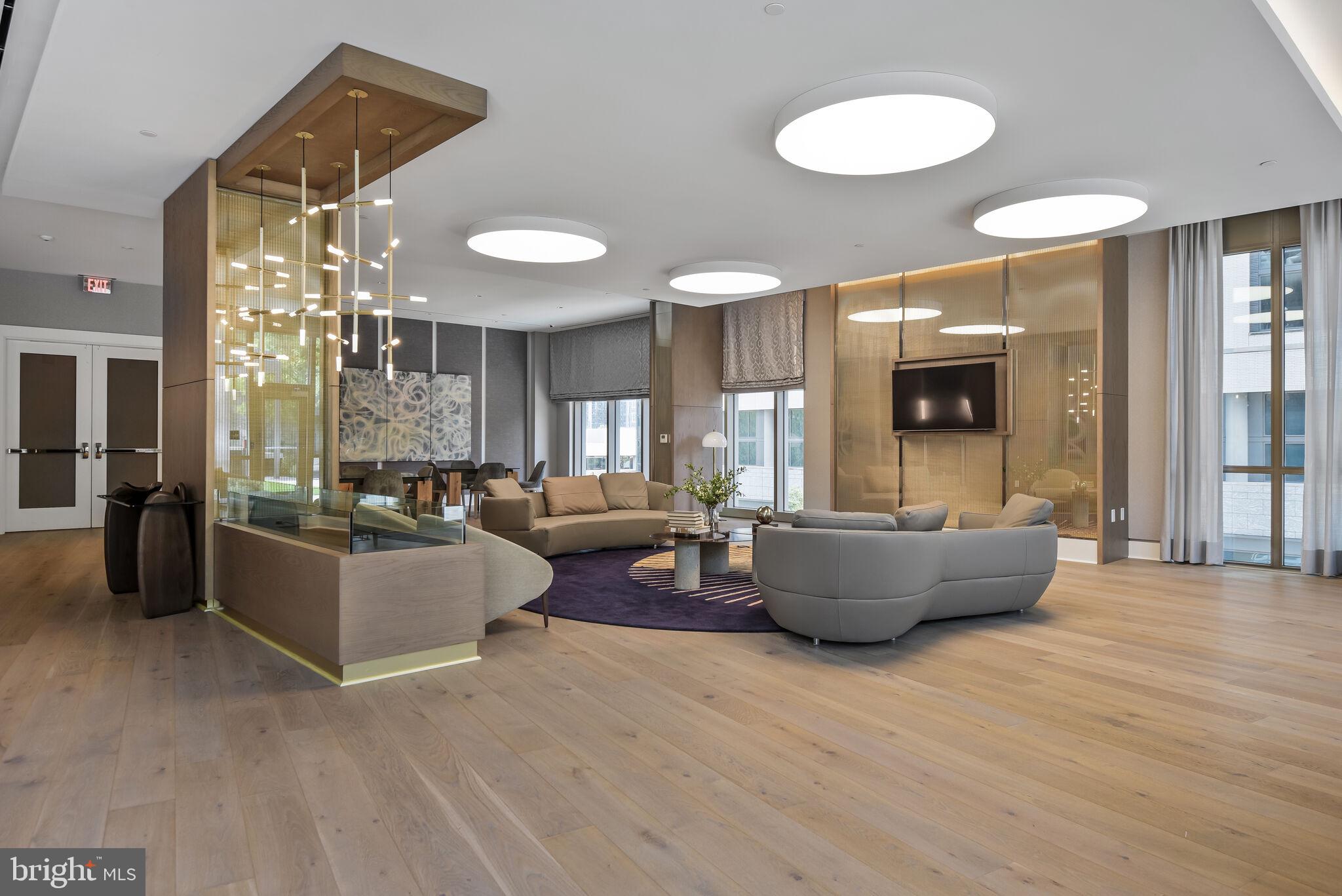 TYSONS CORNER - Residential