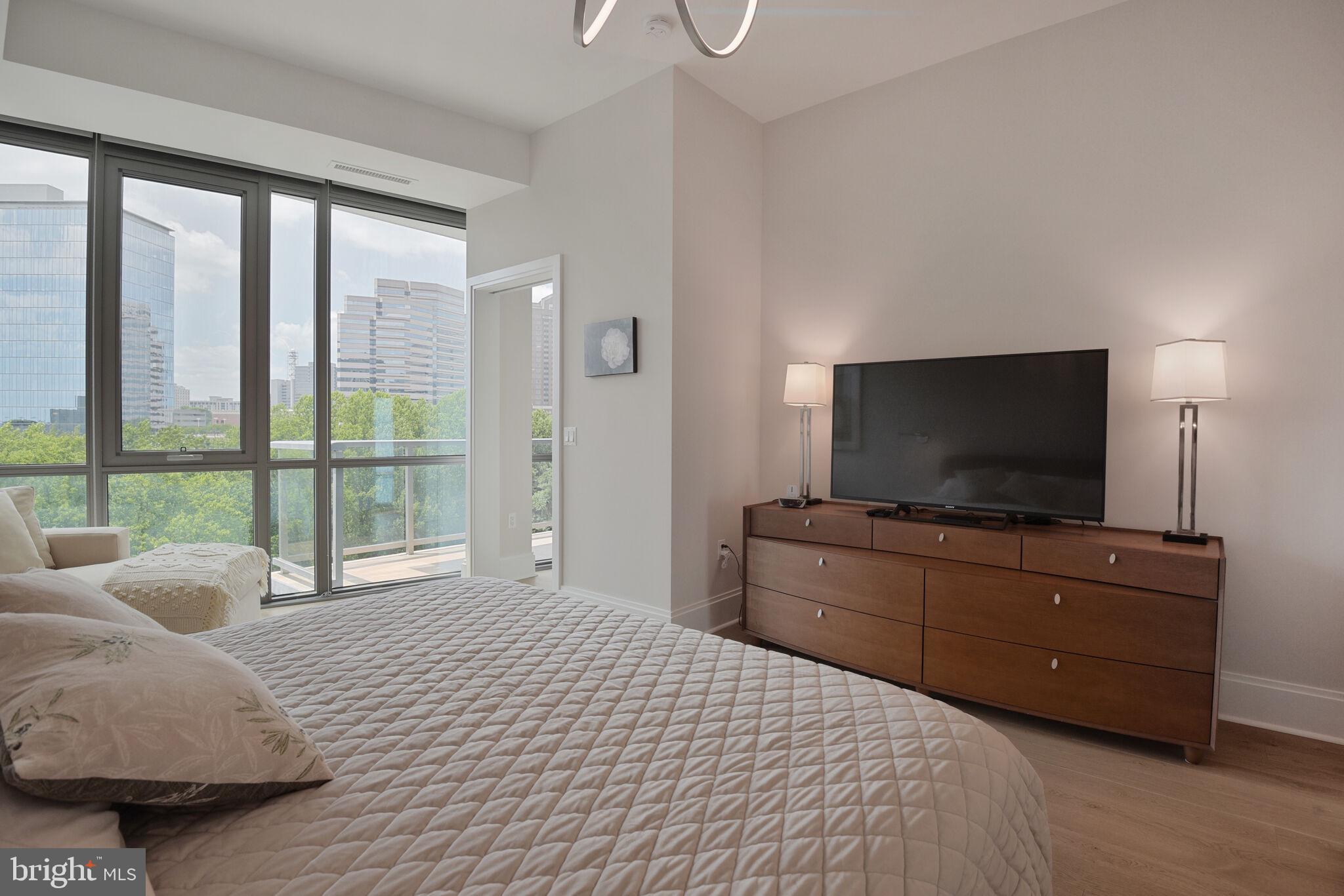 TYSONS CORNER - Residential