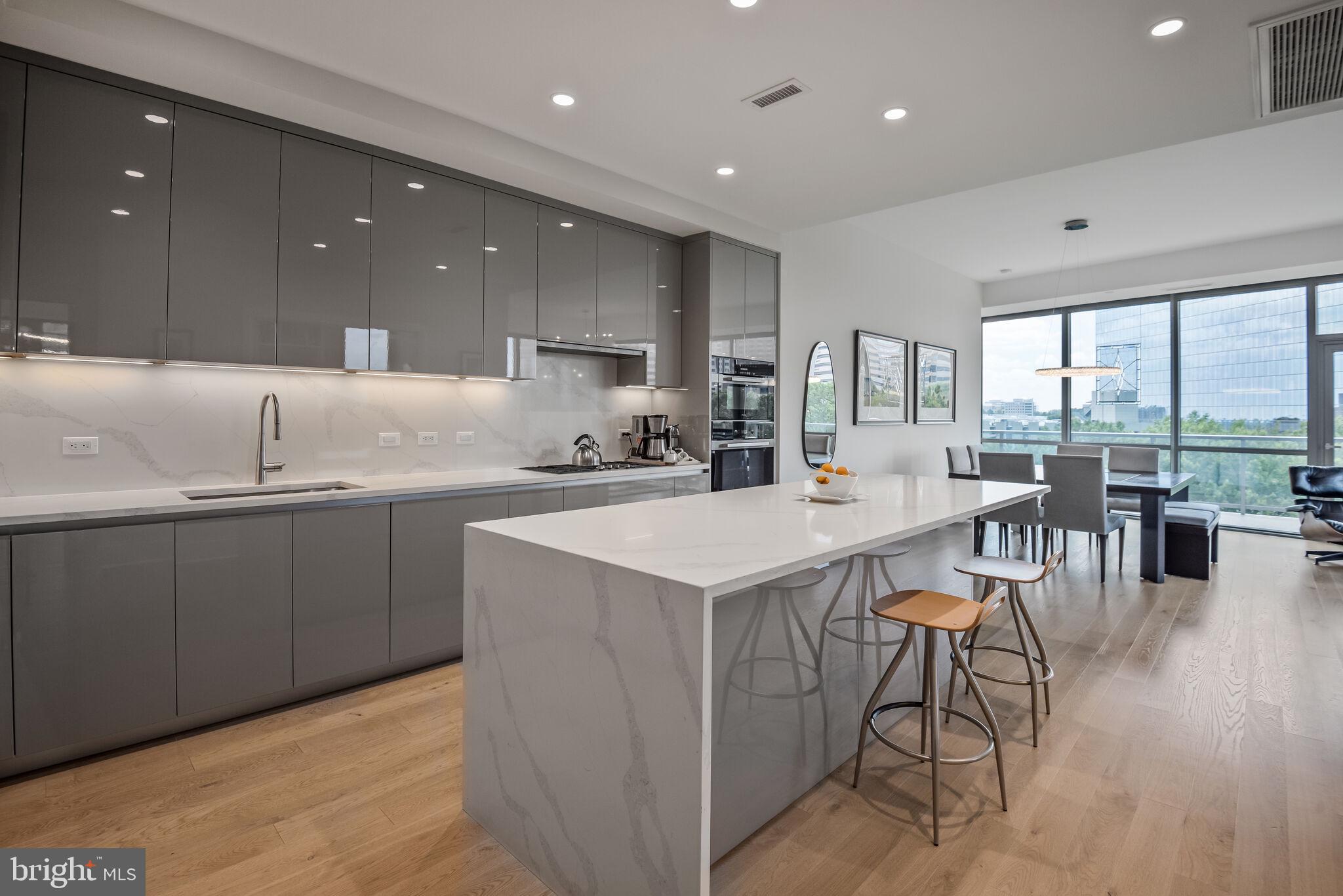 TYSONS CORNER - Residential