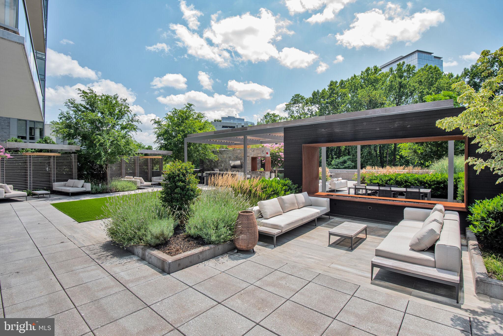 TYSONS CORNER - Residential