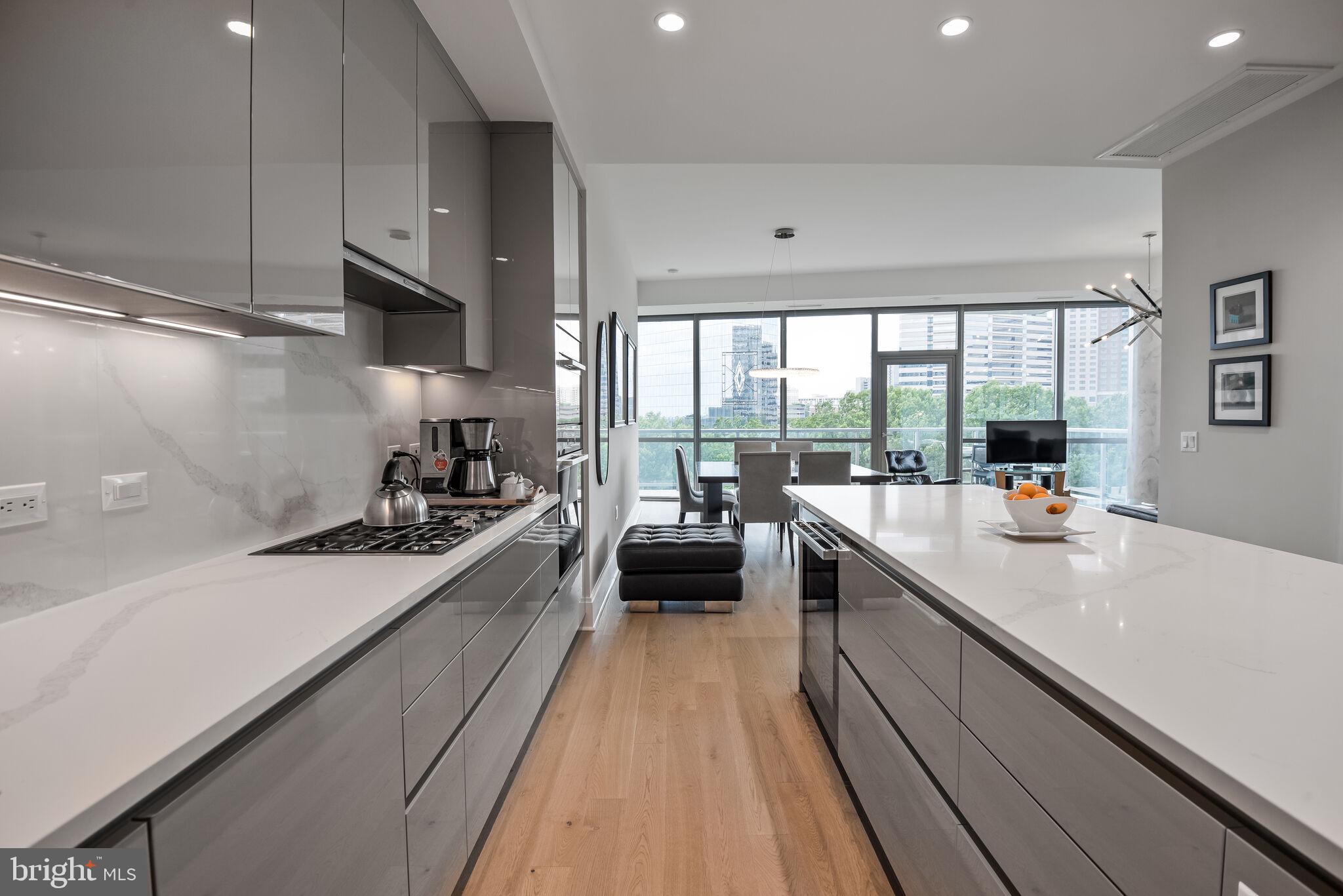 TYSONS CORNER - Residential