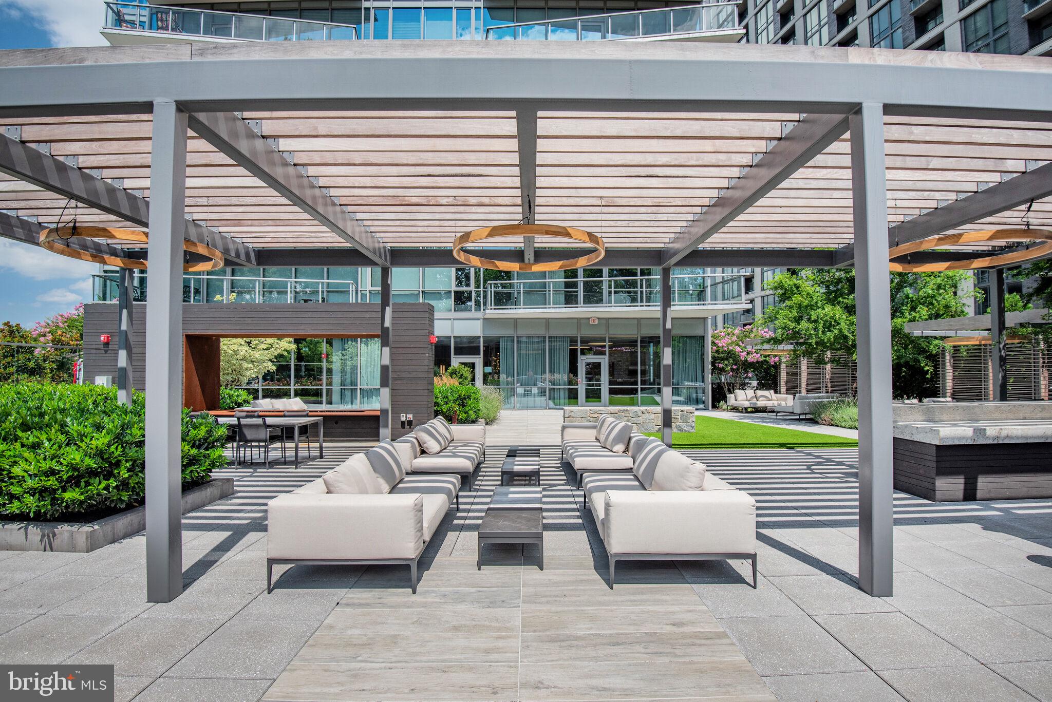 TYSONS CORNER - Residential