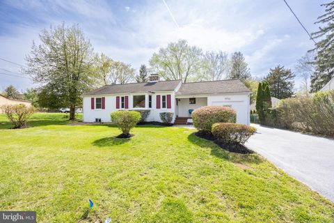 Photo of 12 Willow Avenue, AUDUBON, PA 19403 (MLS # PAMC2175882)