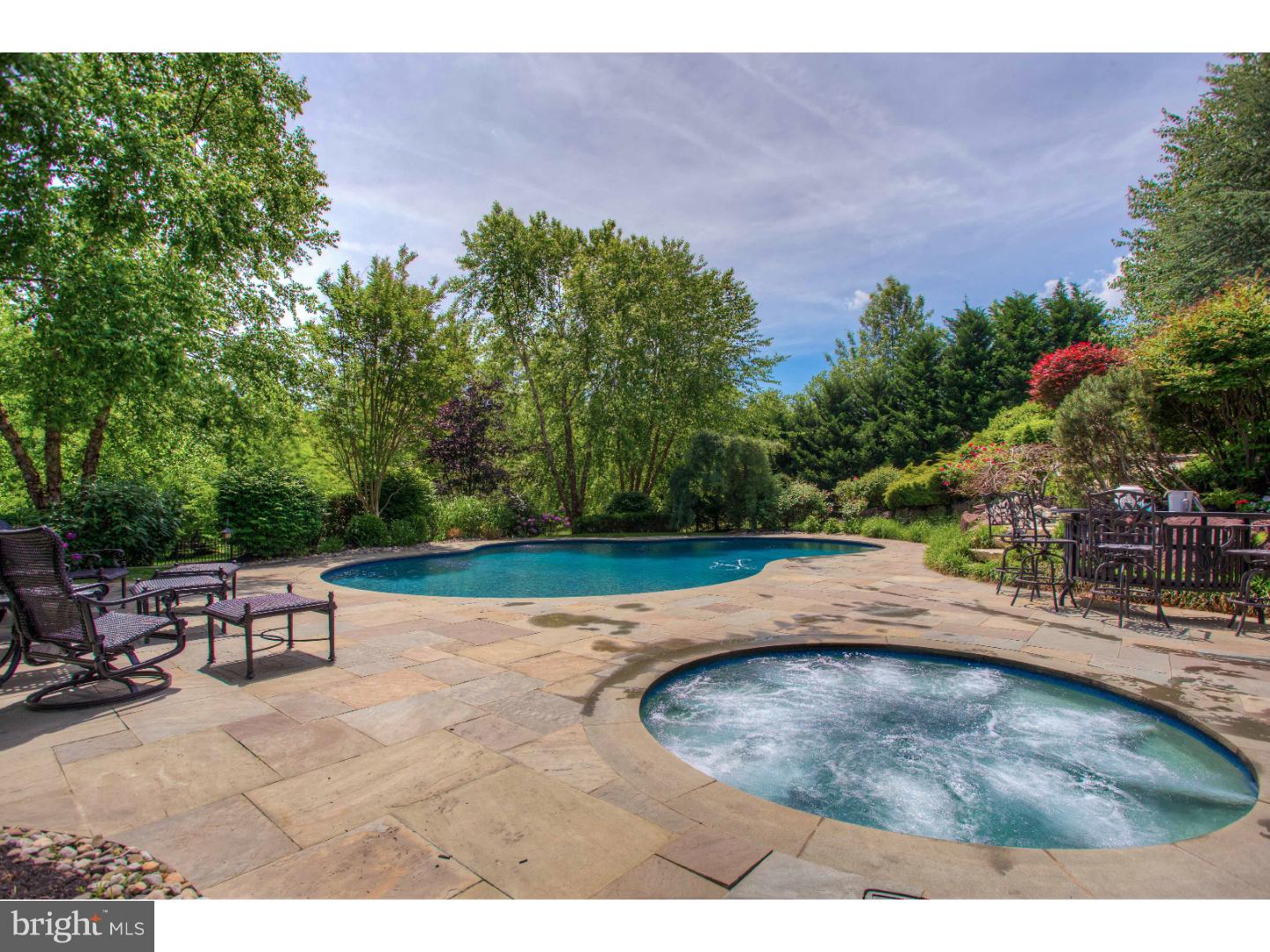 WHITEGATE - Residential