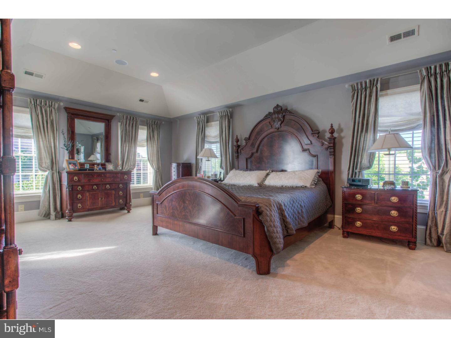 WHITEGATE - Residential