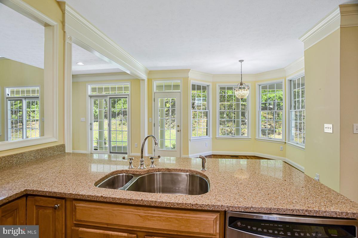 LAKE JAMESON - Residential