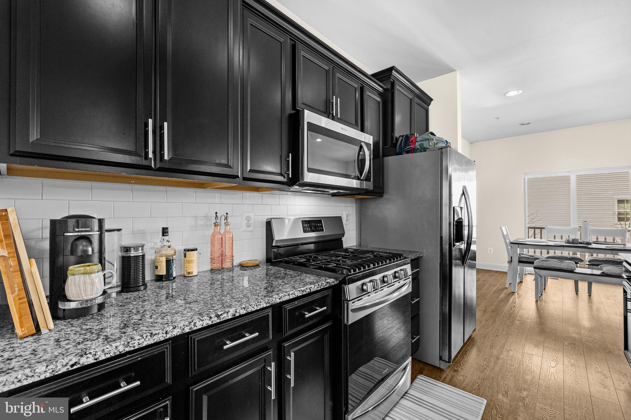 OXFORD SQUARE - Residential