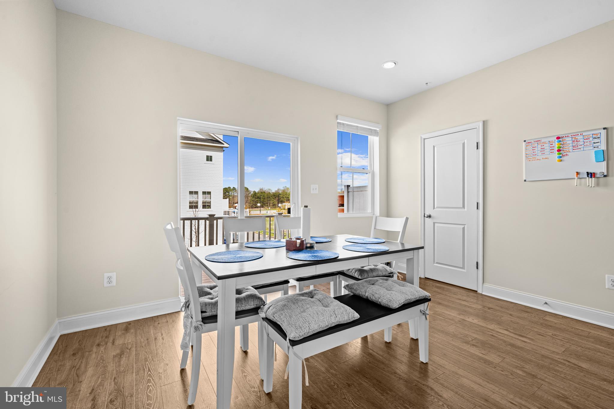 OXFORD SQUARE - Residential