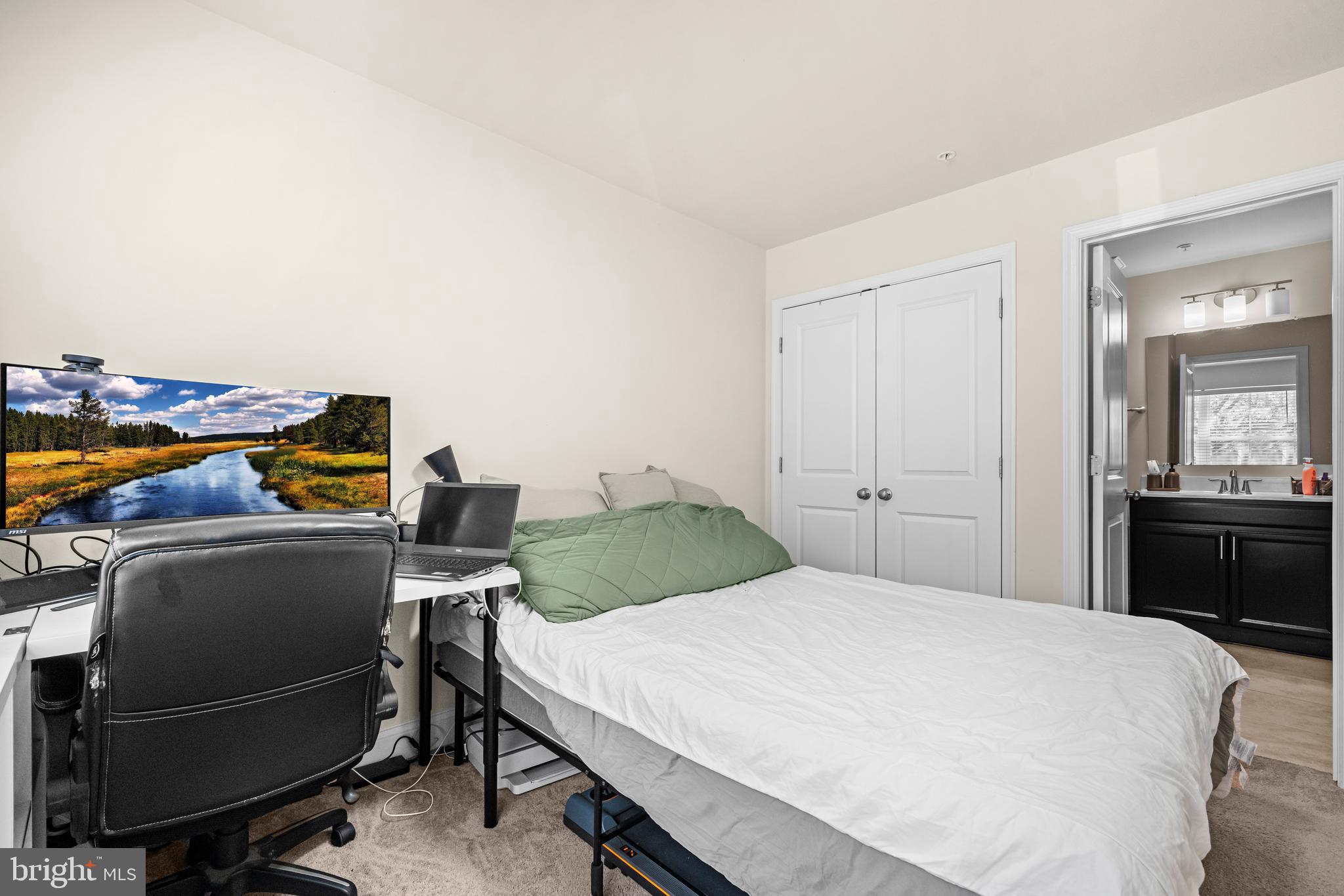 OXFORD SQUARE - Residential