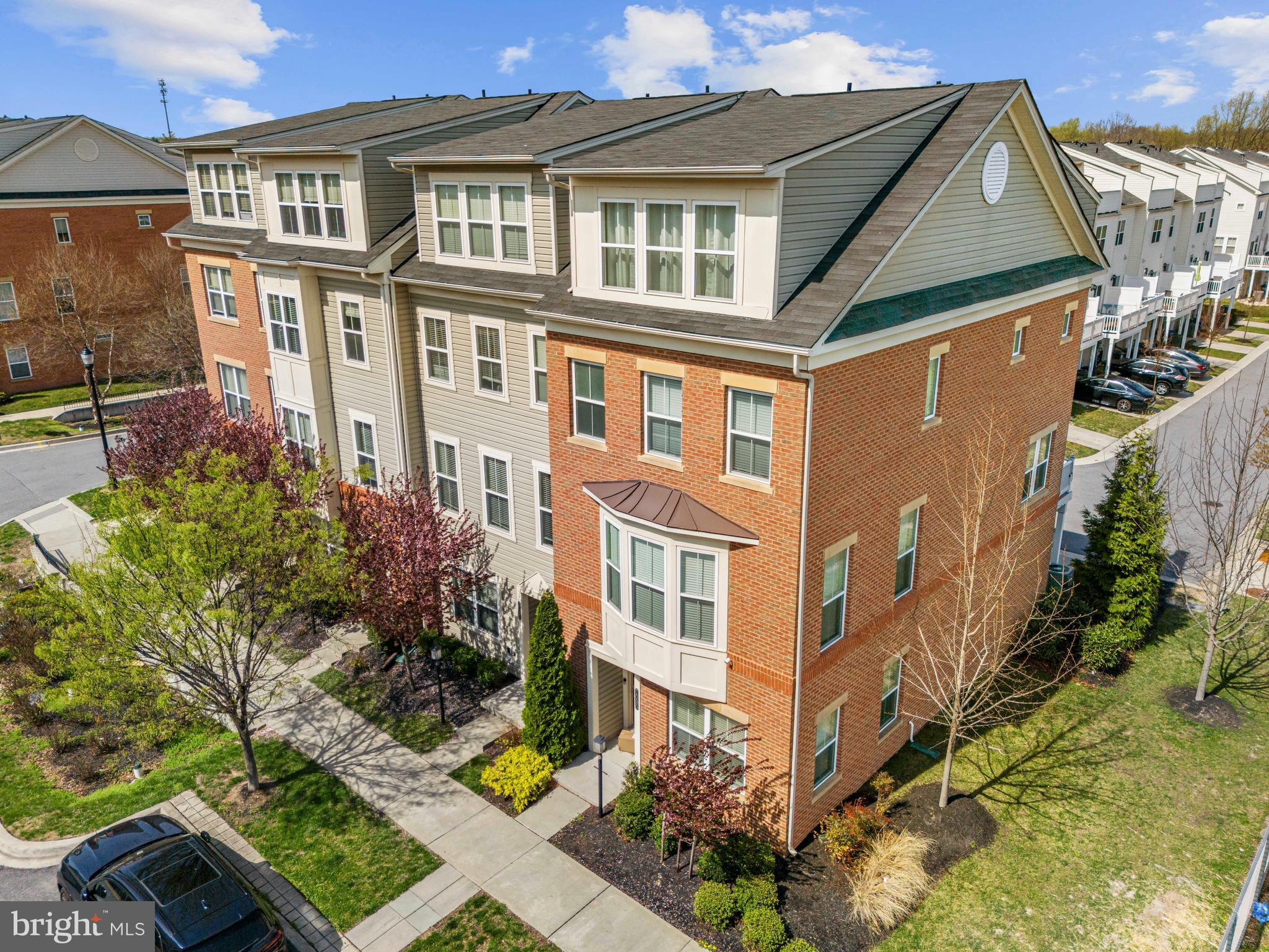 OXFORD SQUARE - Residential