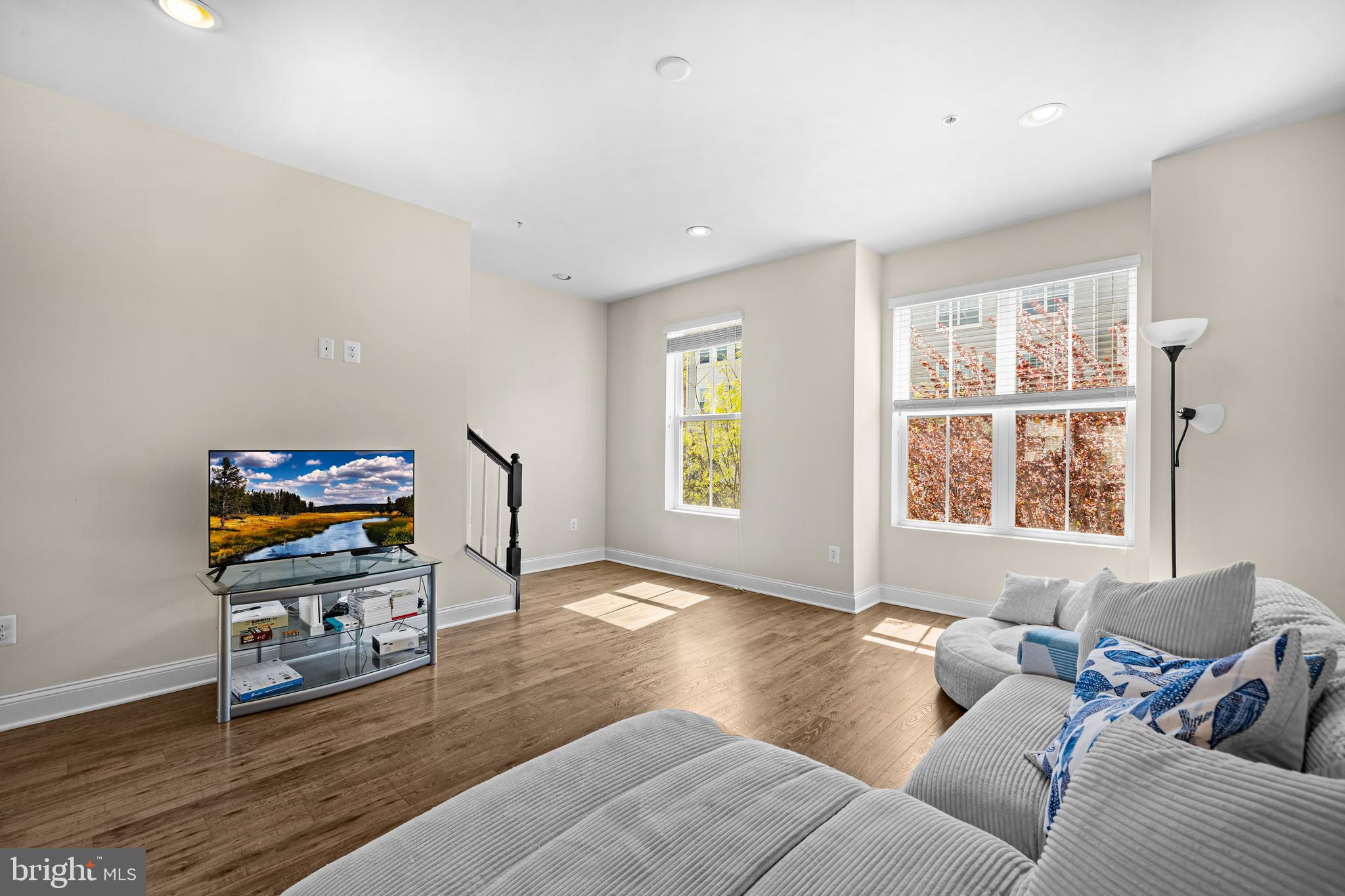 OXFORD SQUARE - Residential