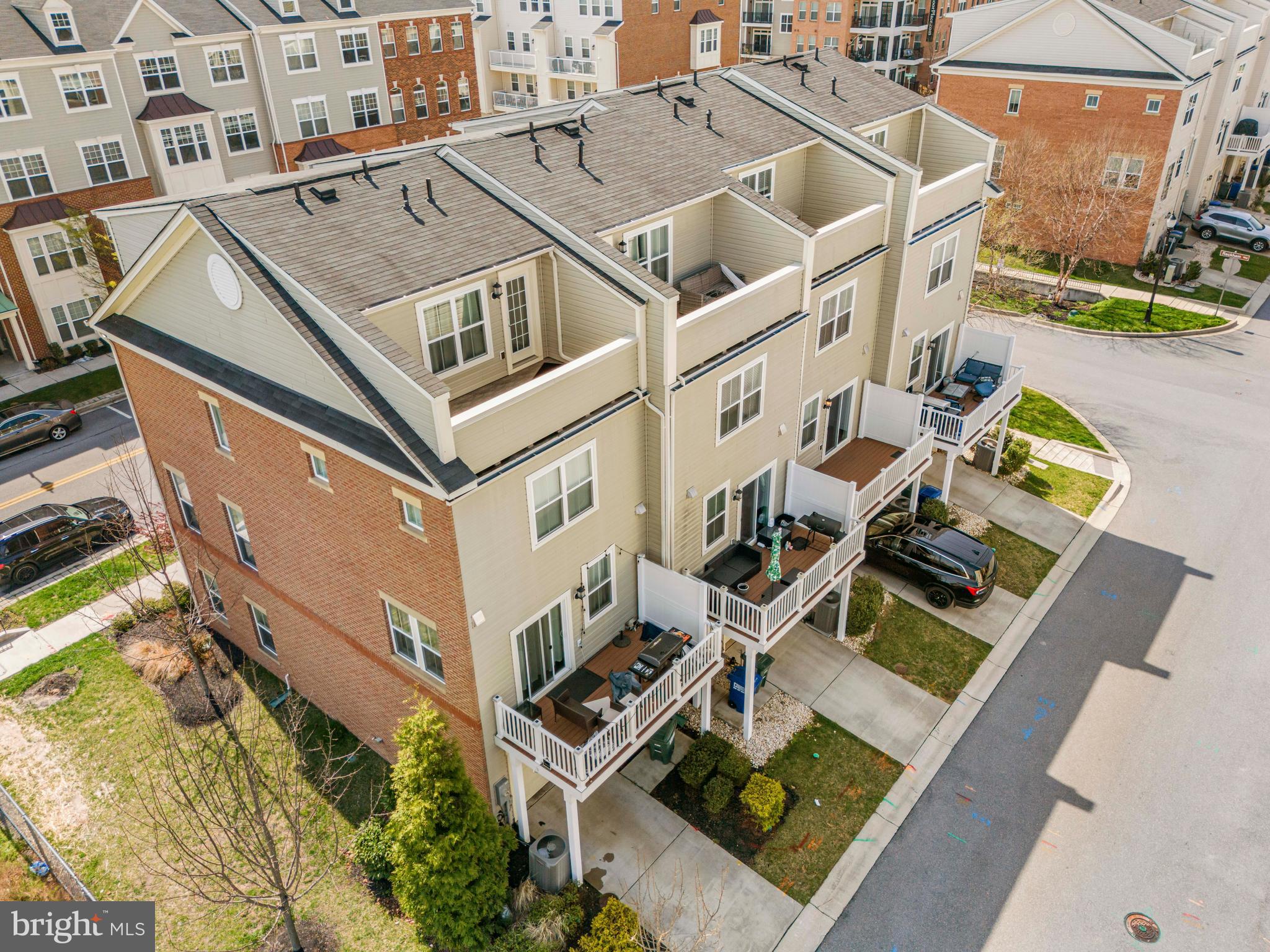 OXFORD SQUARE - Residential