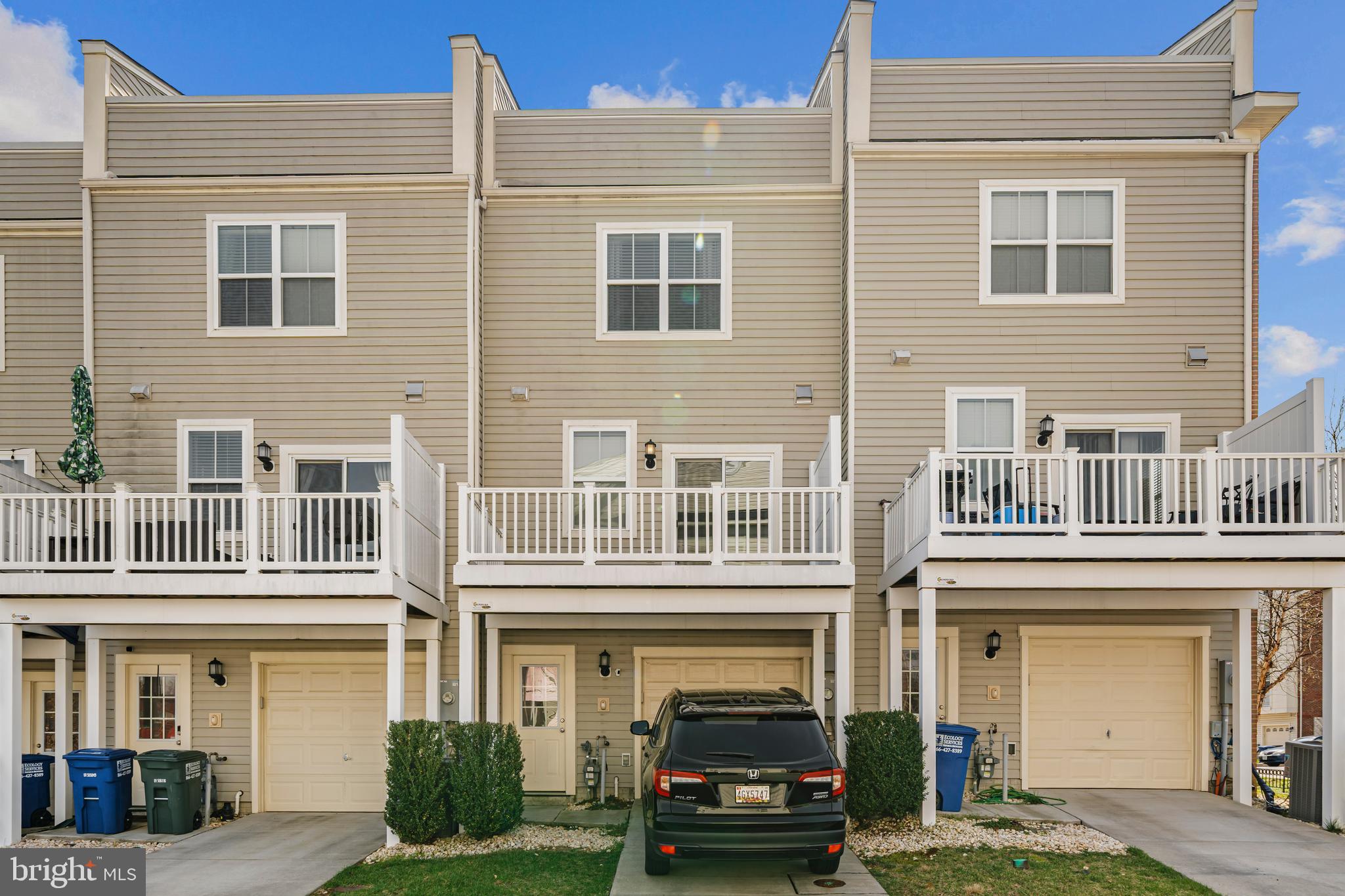 OXFORD SQUARE - Residential