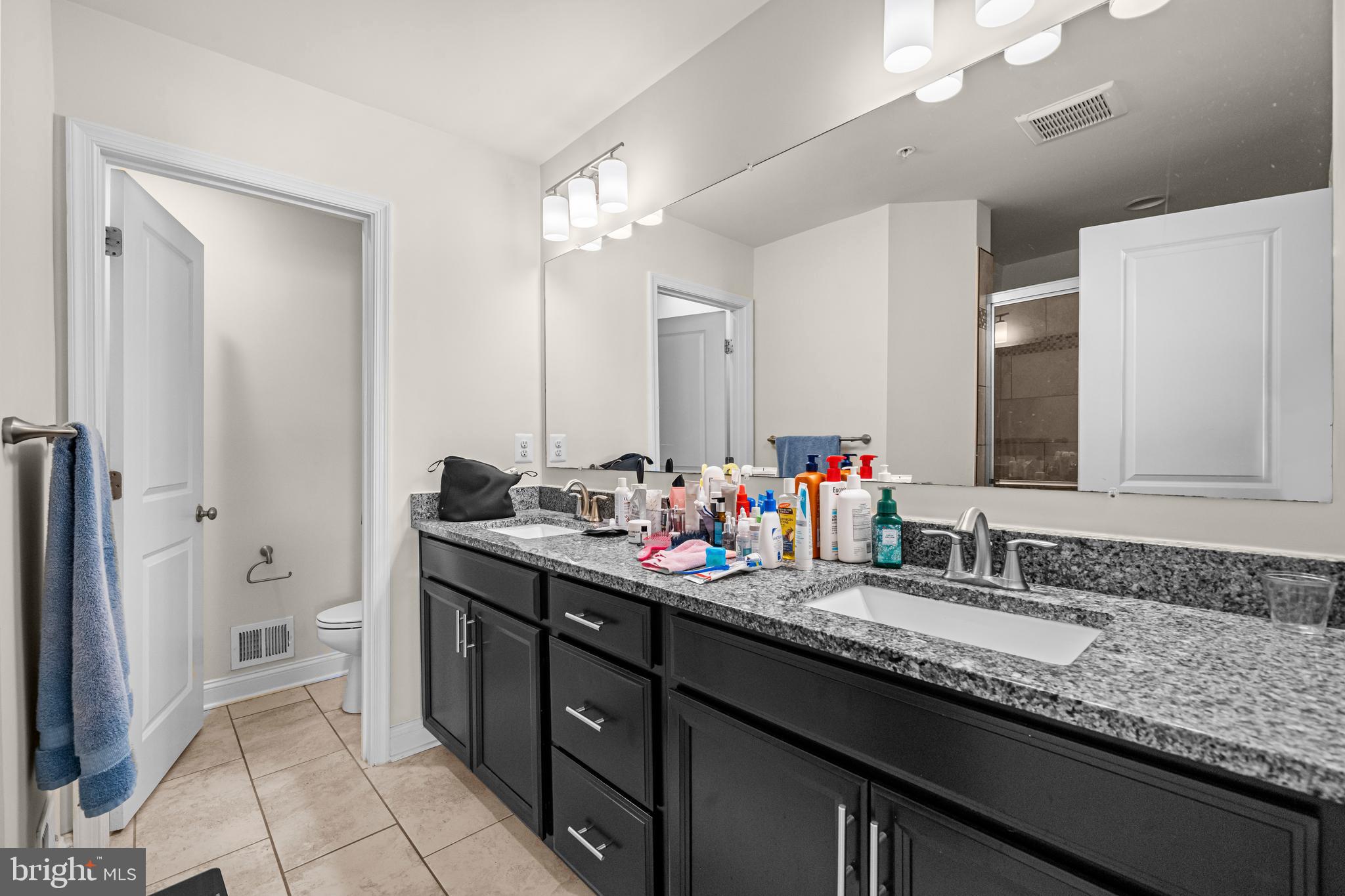 OXFORD SQUARE - Residential