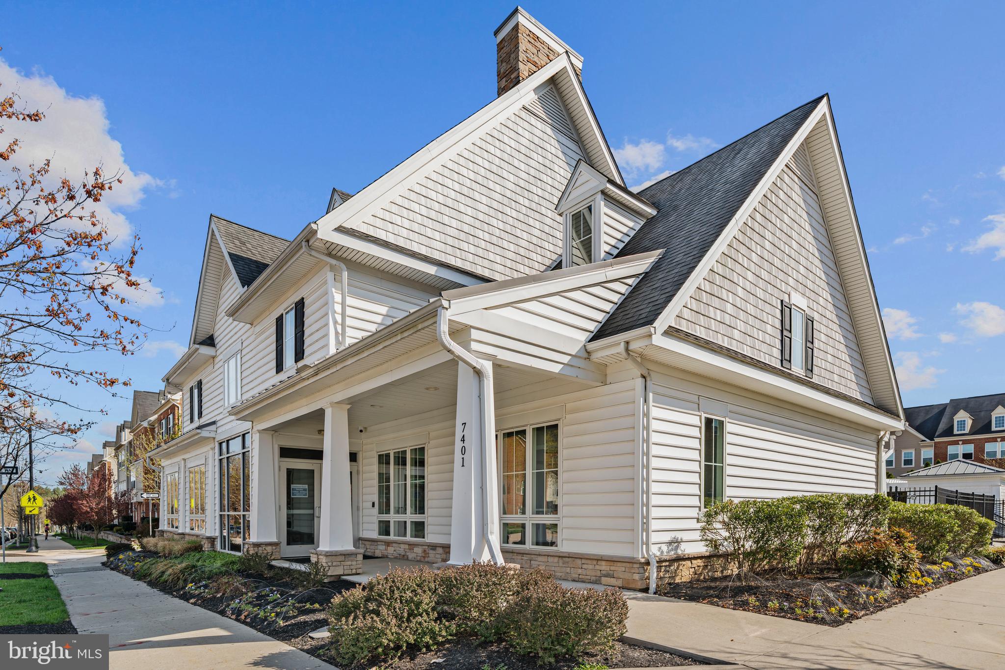 OXFORD SQUARE - Residential