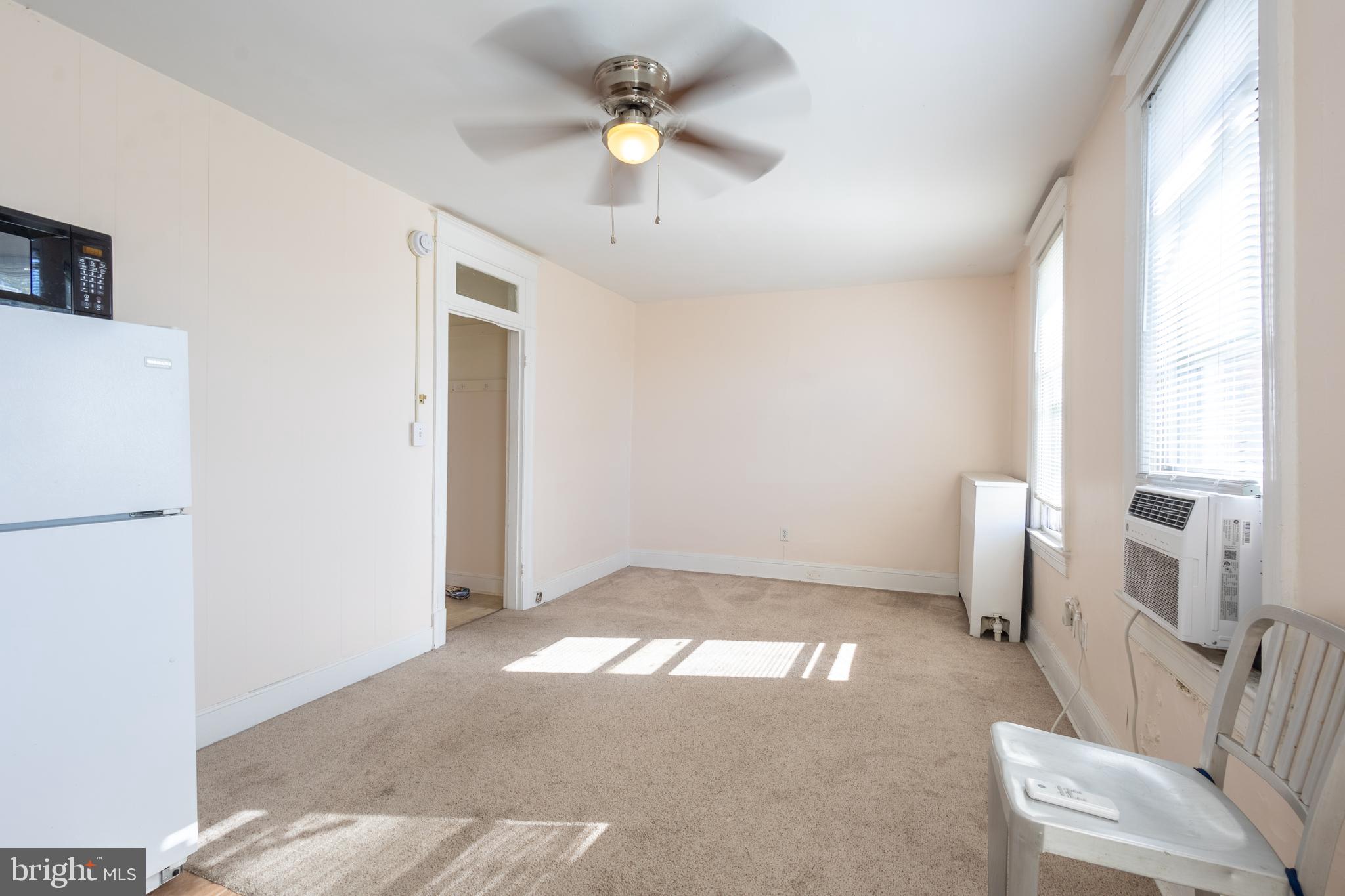 6 BARNEY CIRCLE SE 3