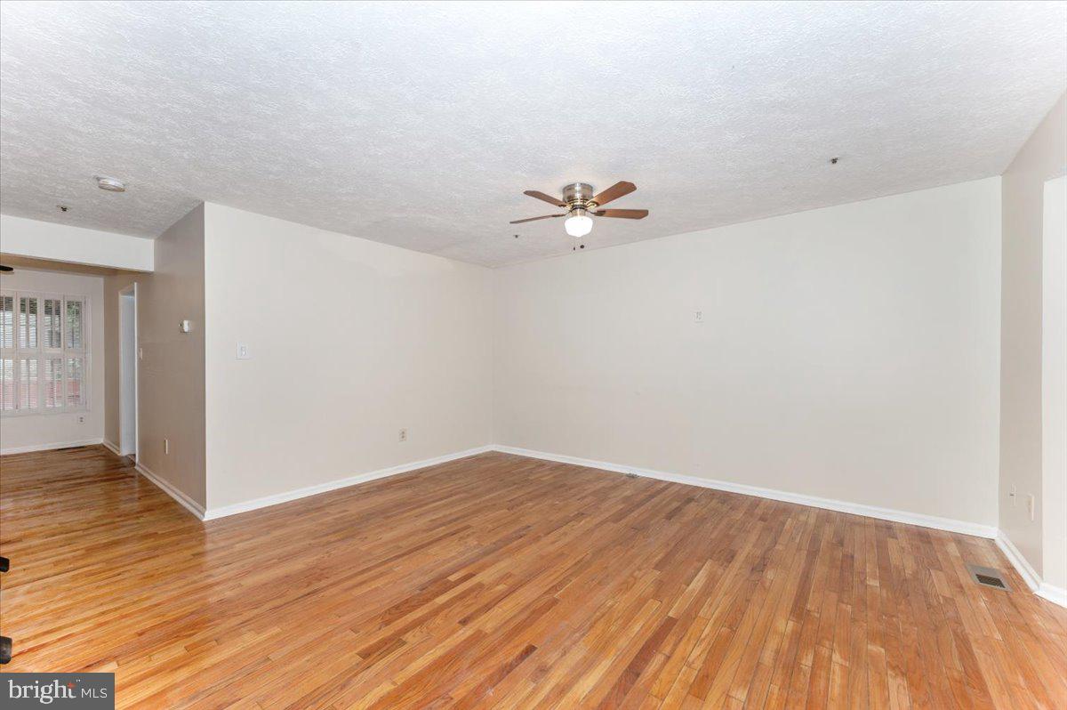 GUNNERS LAKE VILLAGE - Residential