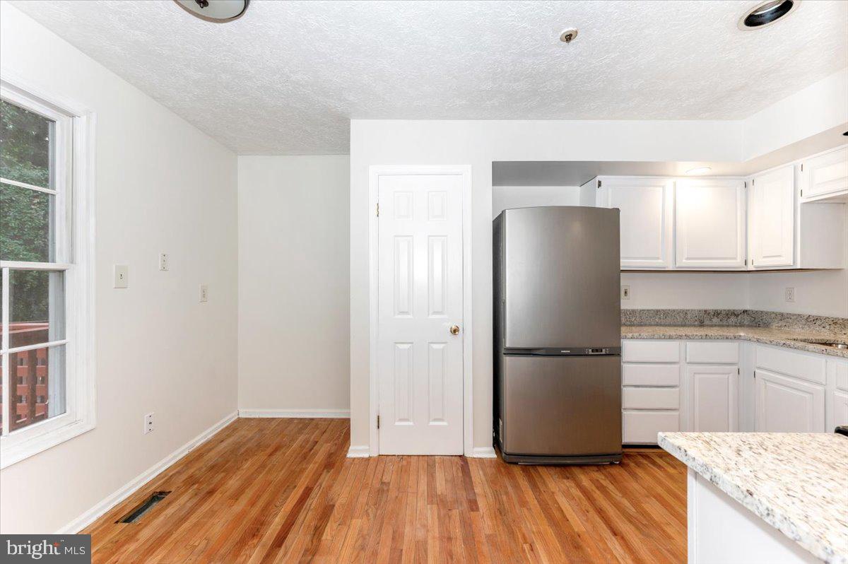 GUNNERS LAKE VILLAGE - Residential