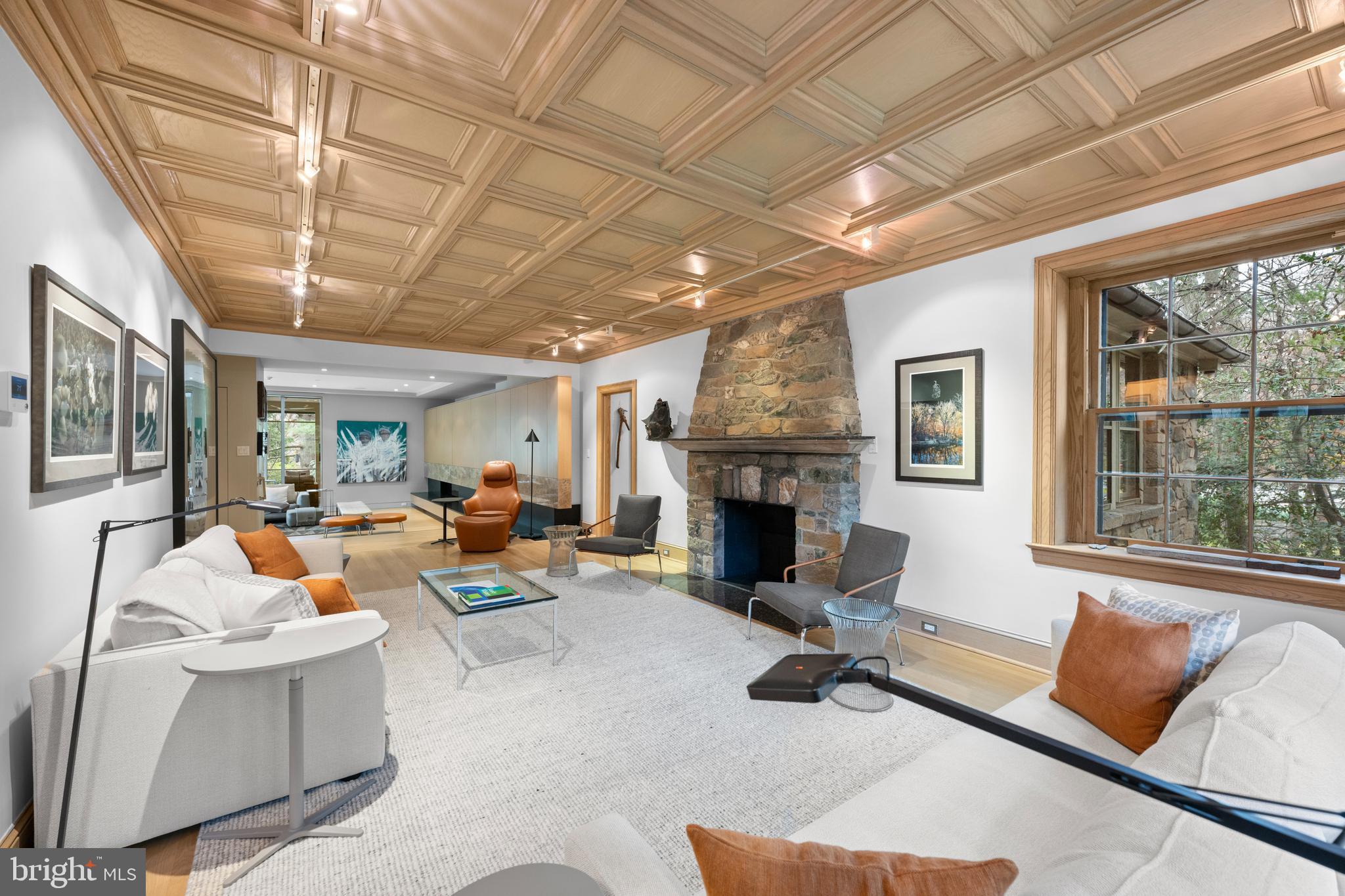 2323 PORTER STREET NW