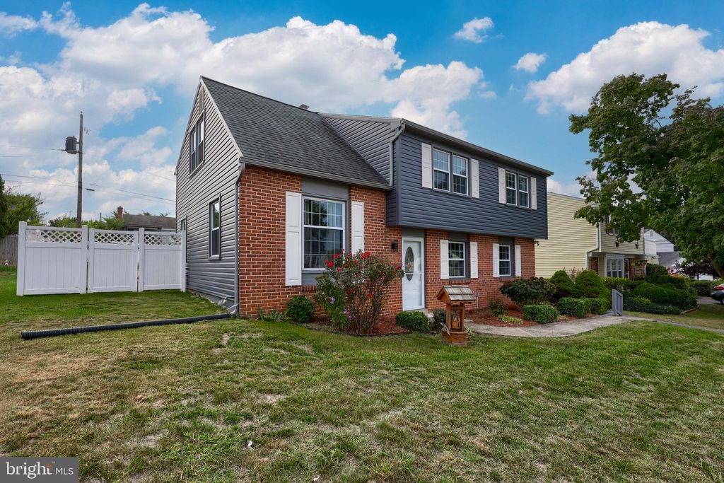 Photo of 183 Samuel Road, Lancaster, PA 17601 (MLS # PALA2057872)