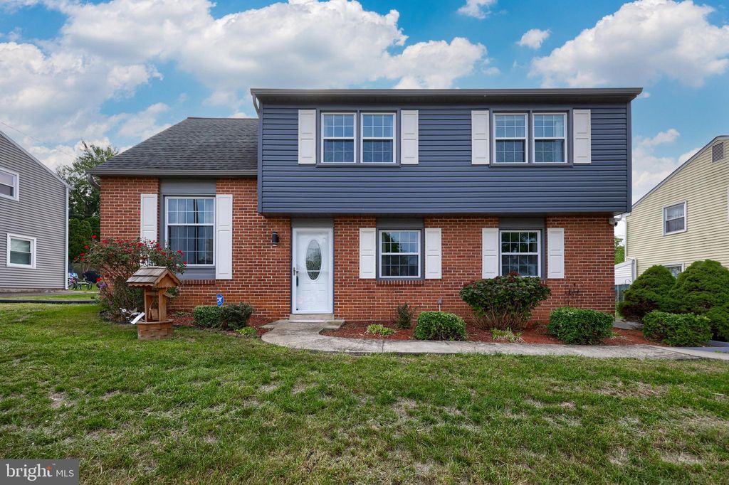 Photo of 183 Samuel Road, Lancaster, PA 17601 (MLS # PALA2057872)