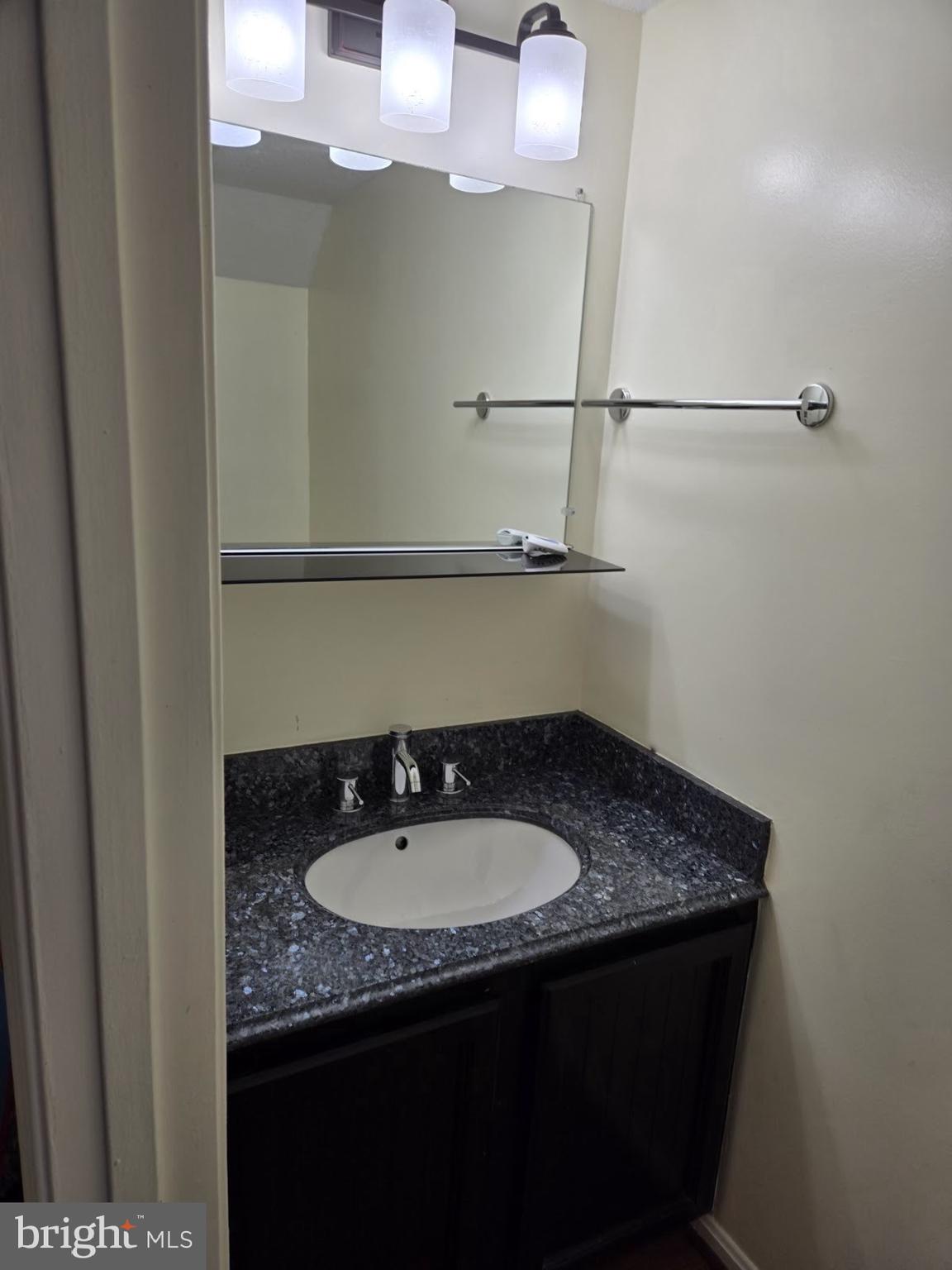 DUMONT OAKS - Residential Lease