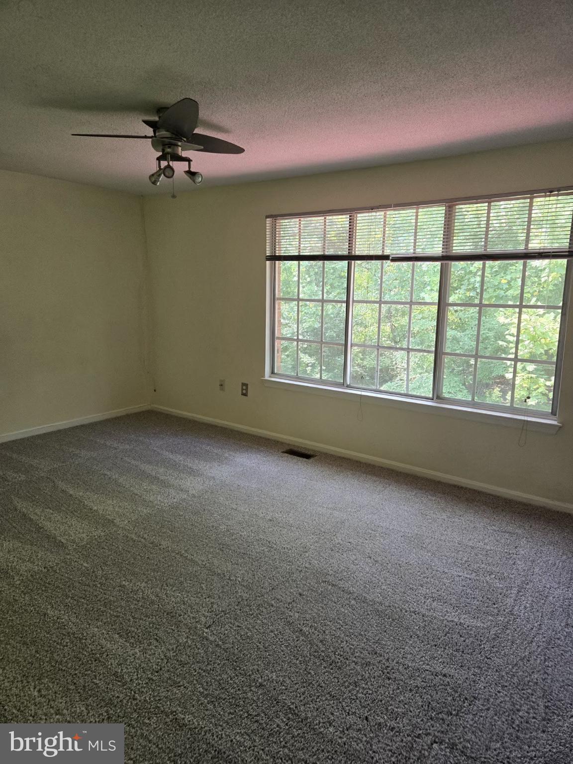 DUMONT OAKS - Residential Lease