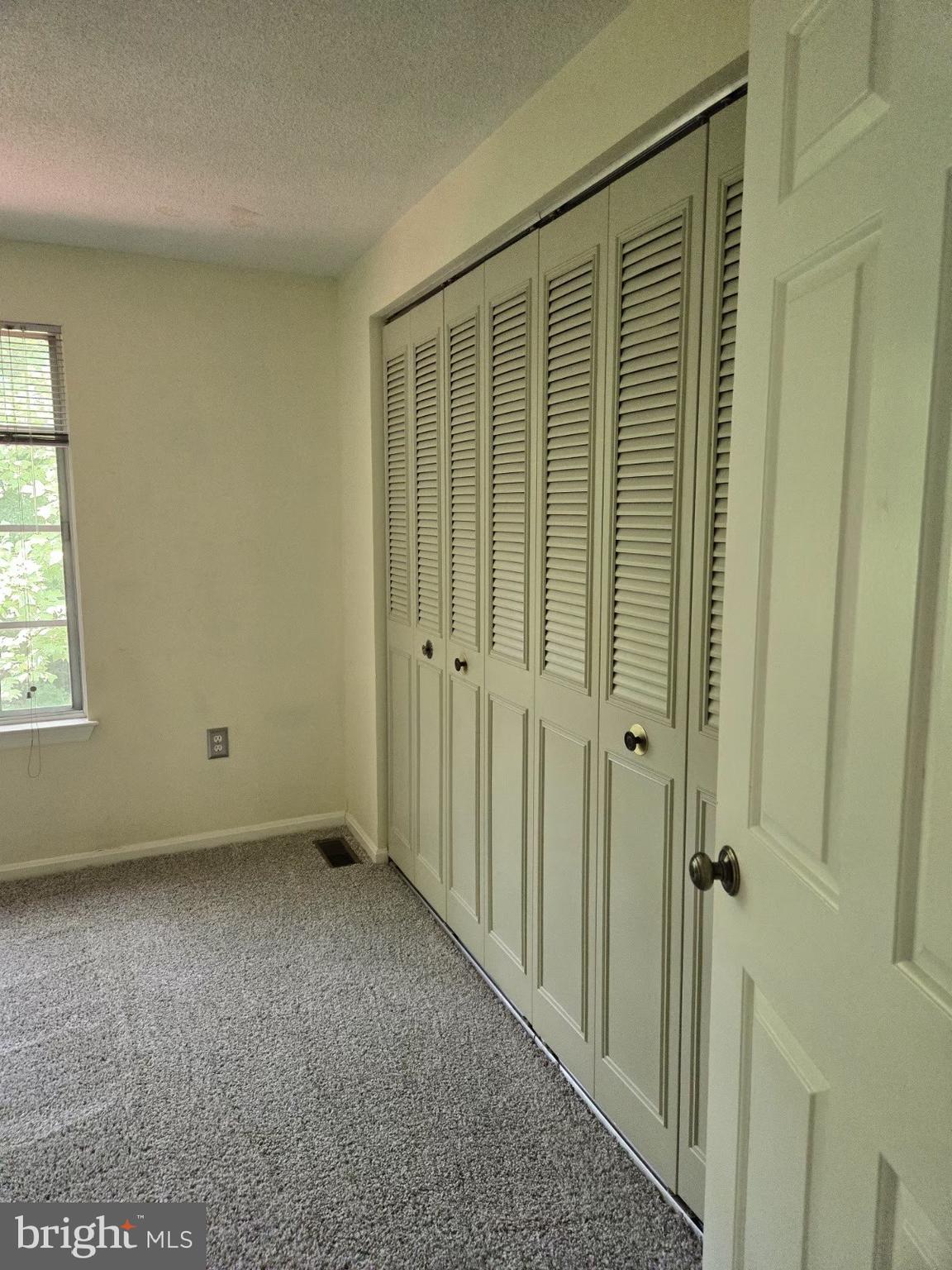 DUMONT OAKS - Residential Lease