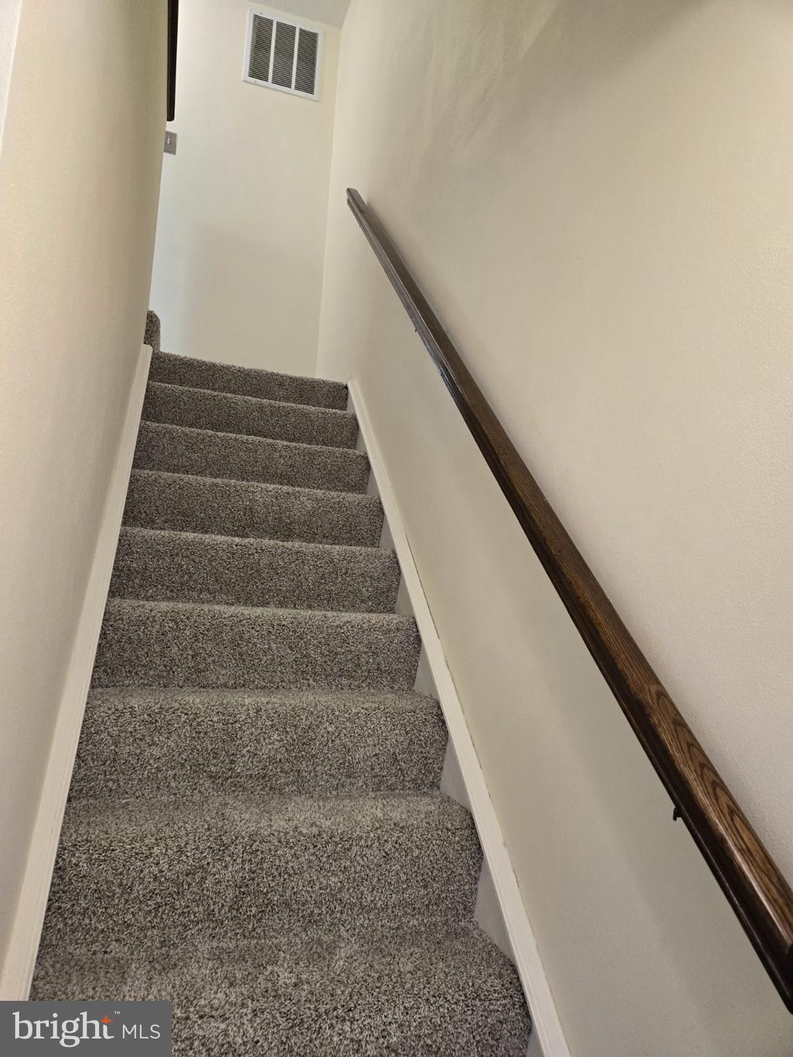 DUMONT OAKS - Residential Lease