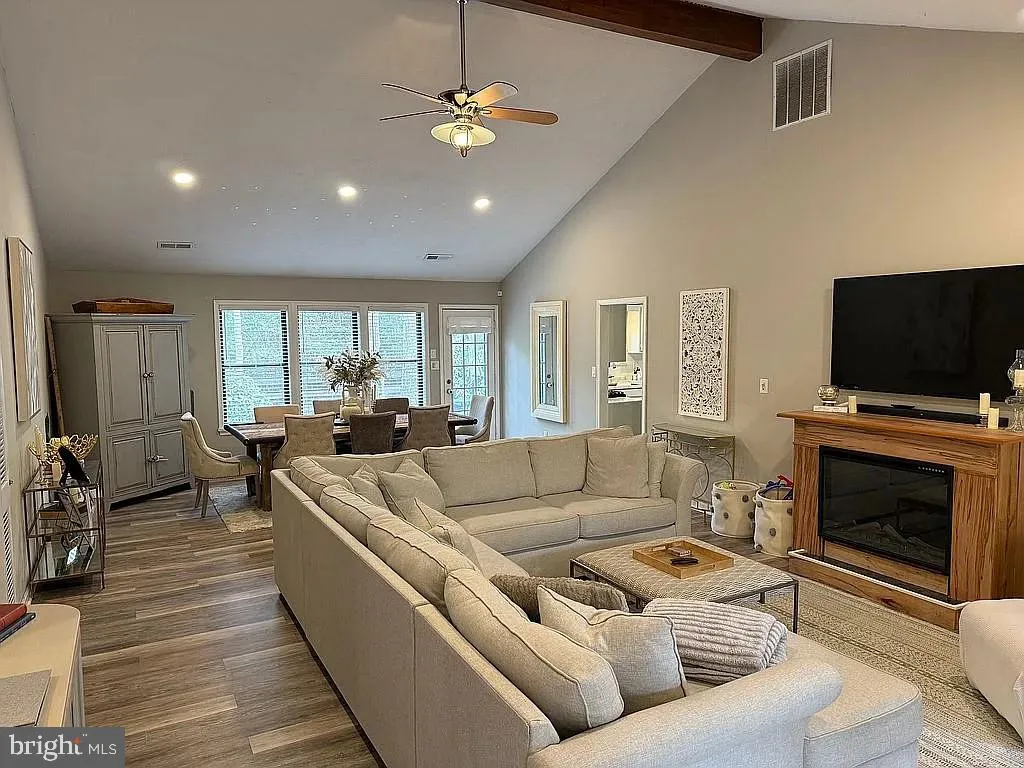 California, Maryland 20619, United States, 3 Bedrooms Bedrooms, ,3 BathroomsBathrooms,Residential,Contingent,12877