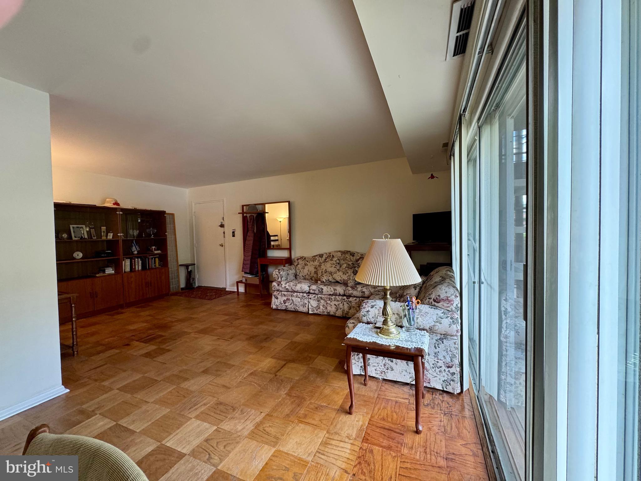 MOSBY WOODS GARDEN - Residential