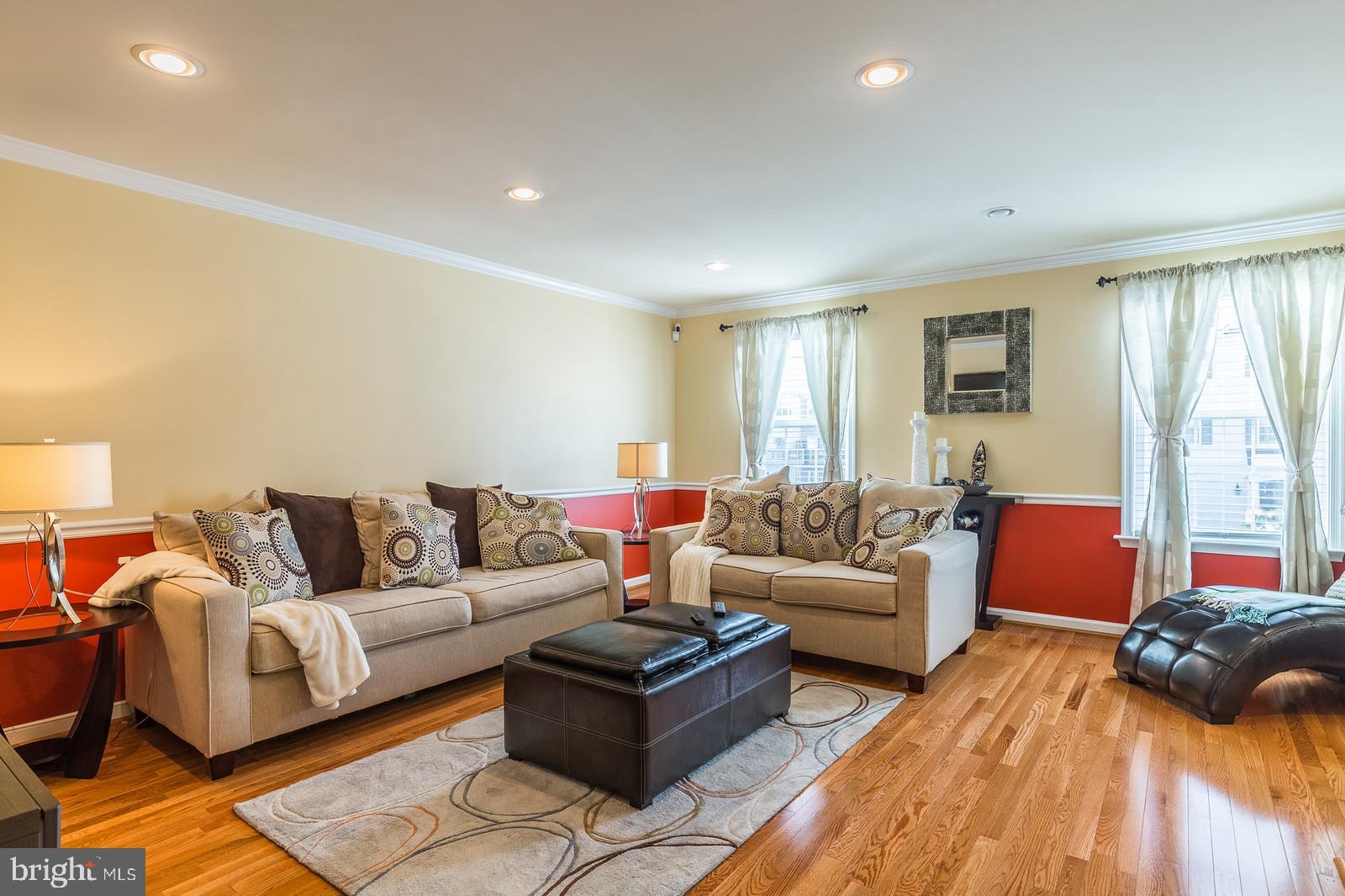 RIVER OAKS - Residential