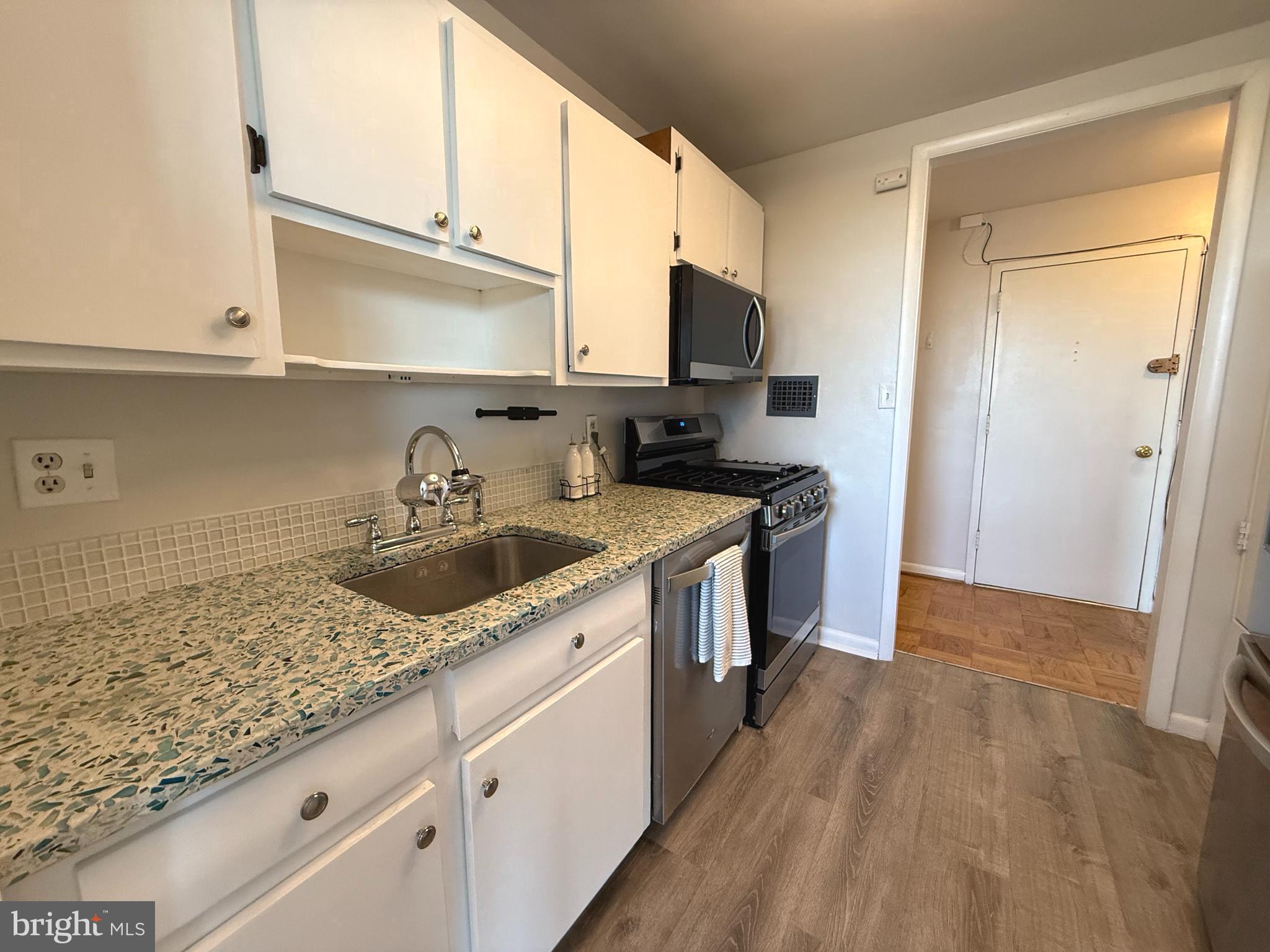 YORKTOWN CONDOMINIUM - Residential