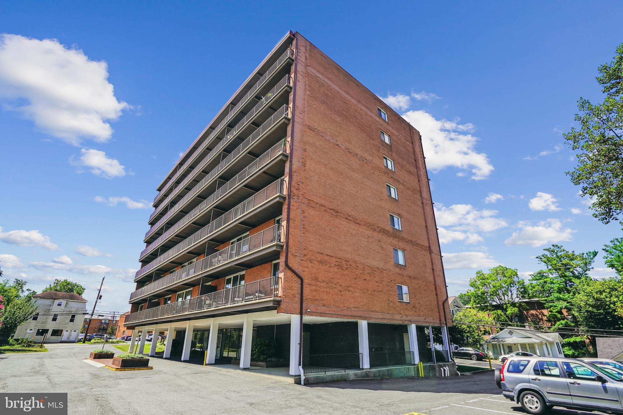 YORKTOWN CONDOMINIUM - Residential