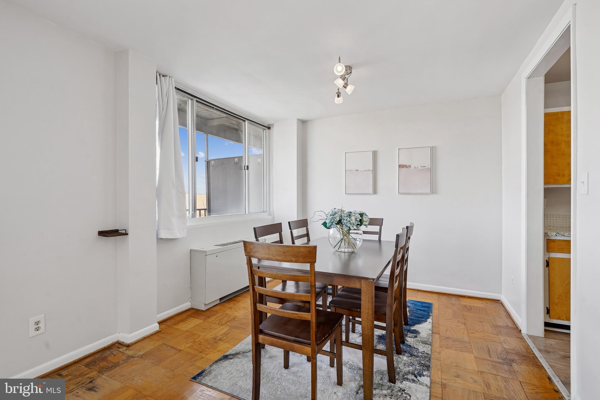 YORKTOWN CONDOMINIUM - Residential