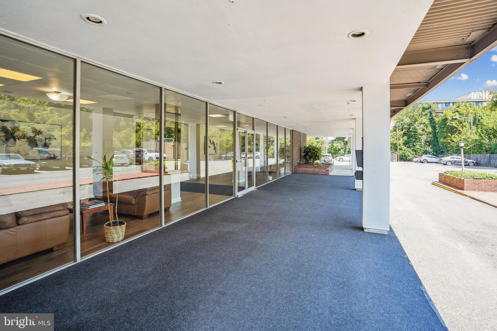 YORKTOWN CONDOMINIUM - Residential