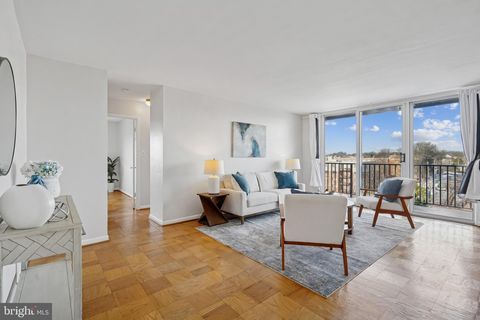 Condo For Sale - 4343 Cherry Hill Road #705<br/> ARLINGTON, VA 22207