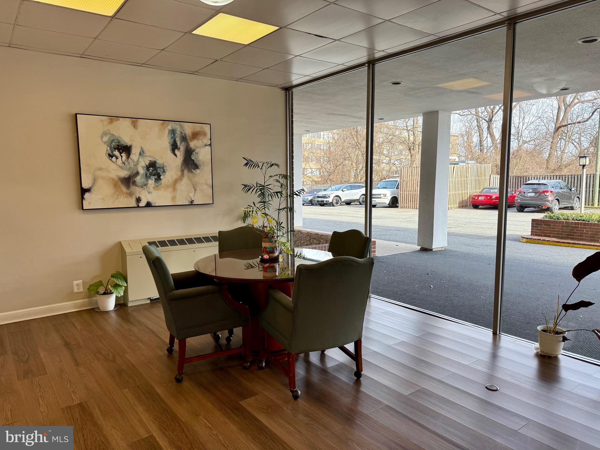 YORKTOWN CONDOMINIUM - Residential