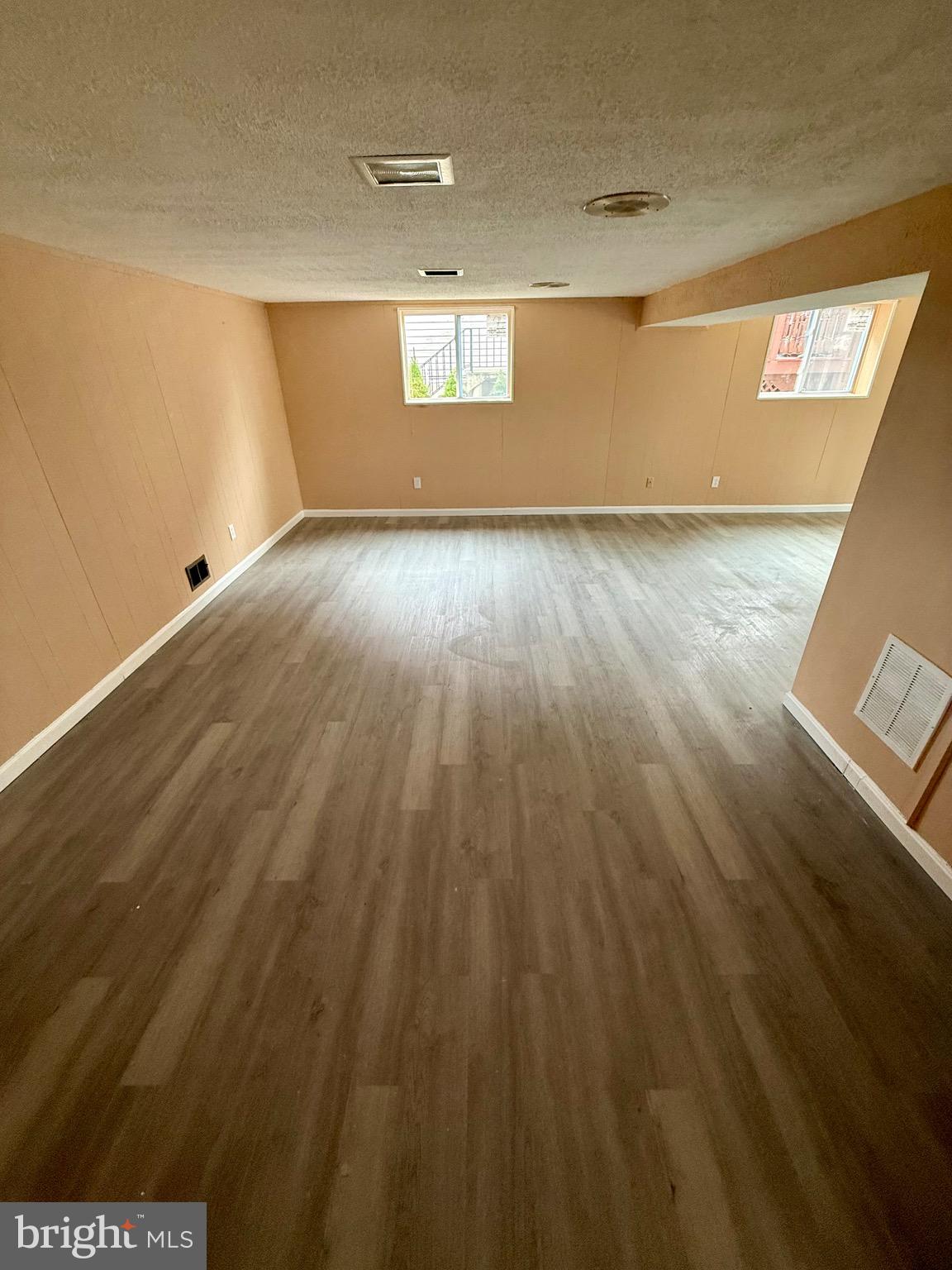 WINDSOR  MILL - Residential