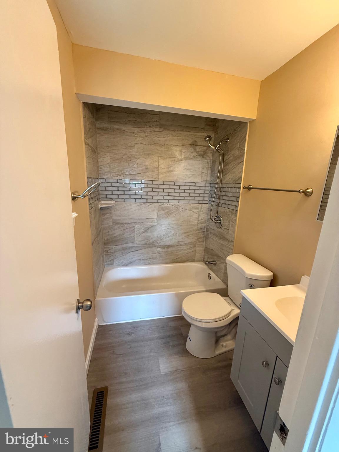 WINDSOR  MILL - Residential